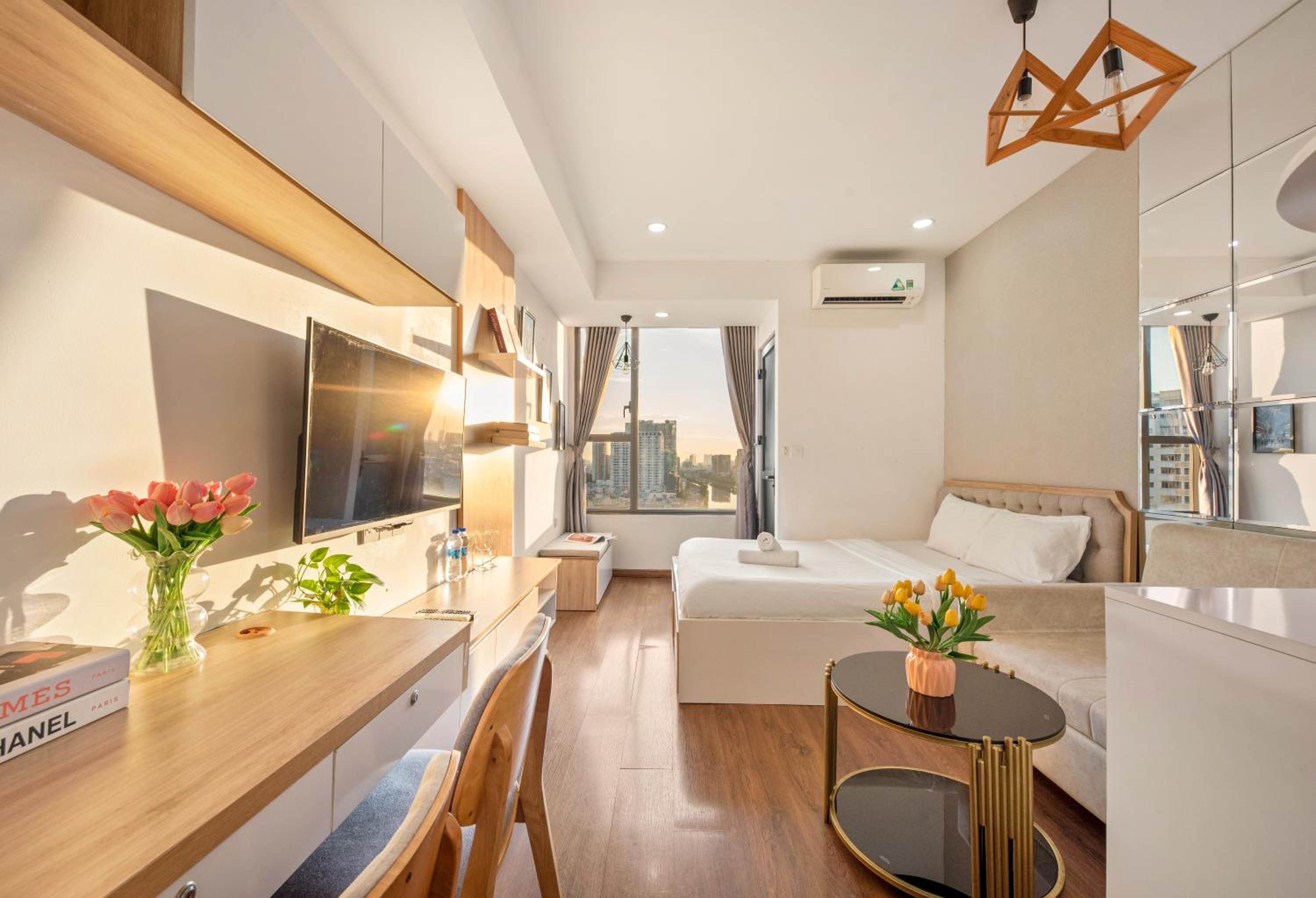 Sài Gòn Quận 4 - Căn Hộ Rivergate, Miễn Phí Hồ Bơi