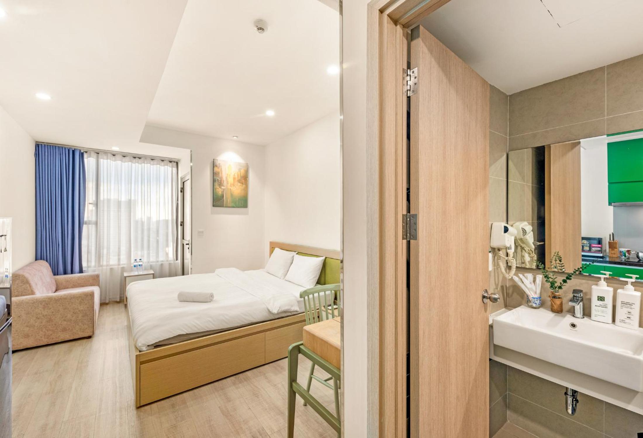 Sài Gòn Quận 4 - Căn Hộ Rivergate, Miễn Phí Hồ Bơi