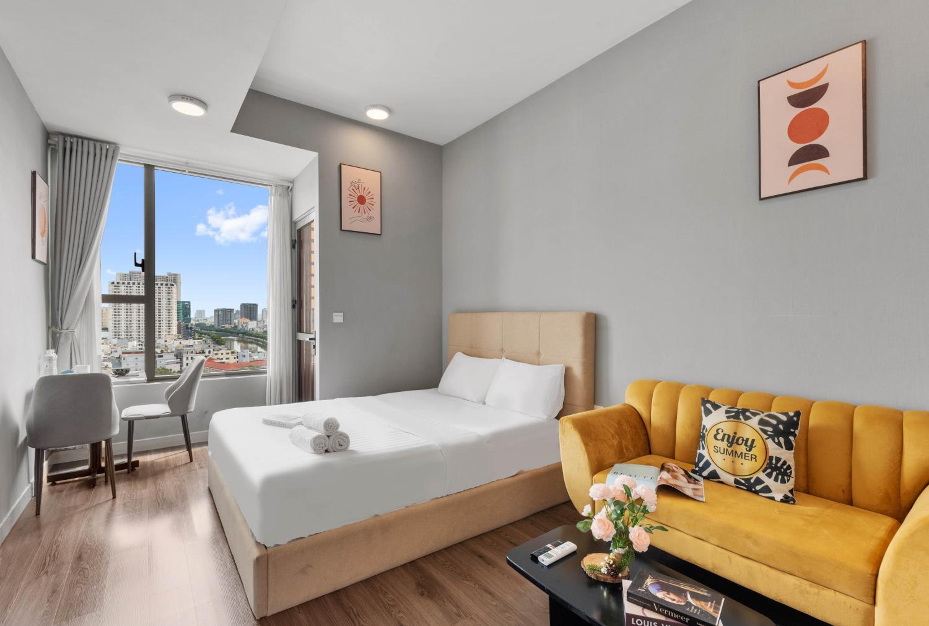 Sài Gòn Quận 4 - Căn Hộ Rivergate, Miễn Phí Hồ Bơi