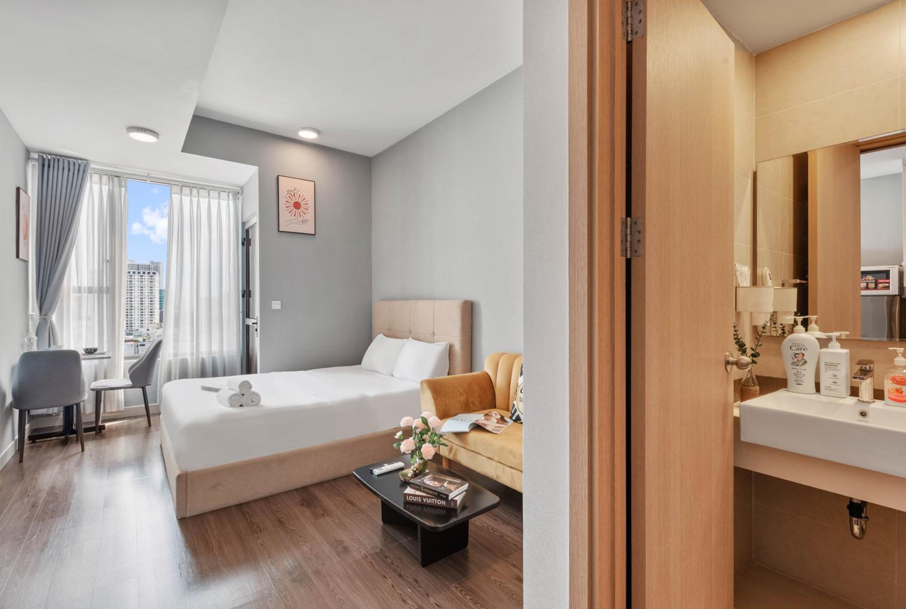 Sài Gòn Quận 4 - Căn Hộ Rivergate, Miễn Phí Hồ Bơi