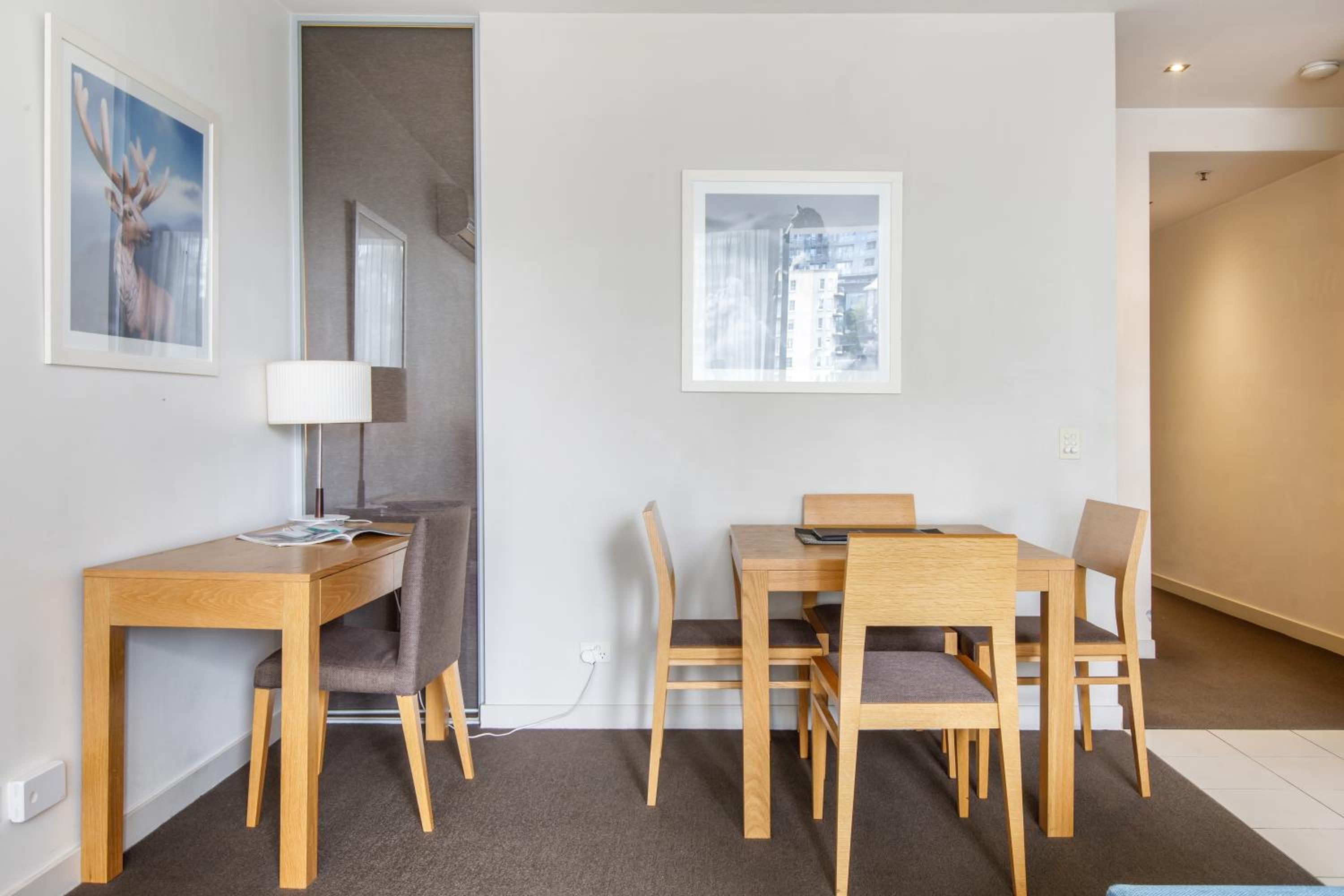 Modern Nomads Chic 1BR with Balcony in the Heart of South Yarra
