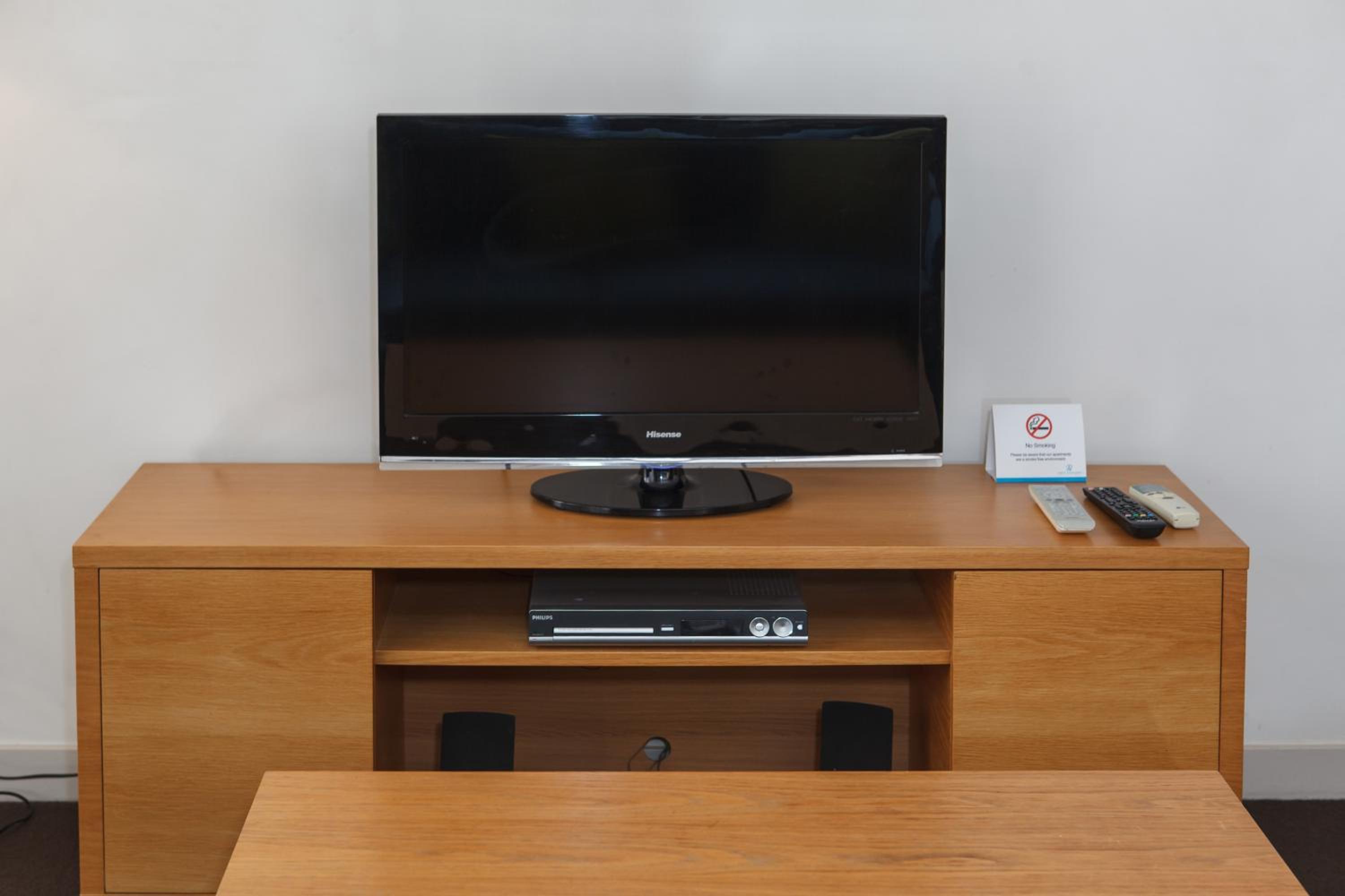 Modern Nomads Chic 1BR with Balcony in the Heart of South Yarra