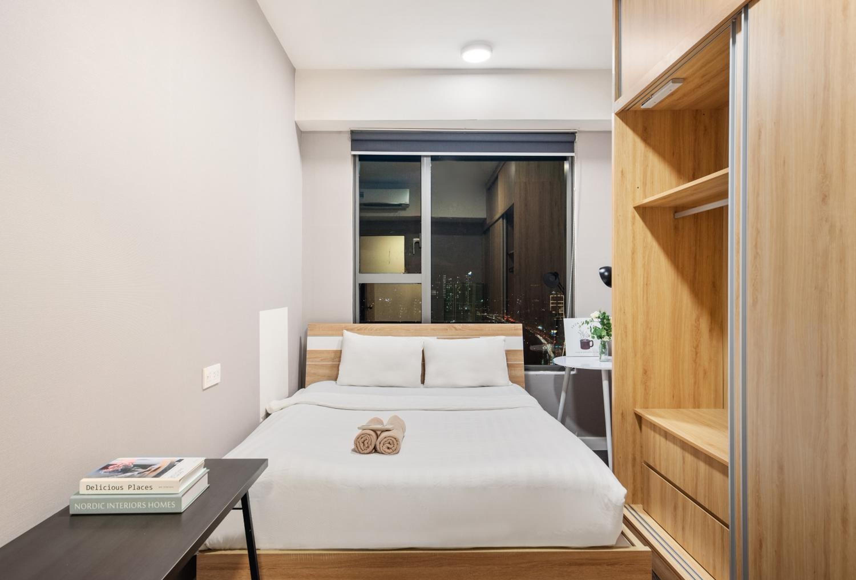 Sài Gòn Quận 4 - Căn Hộ Rivergate, Miễn Phí Hồ Bơi