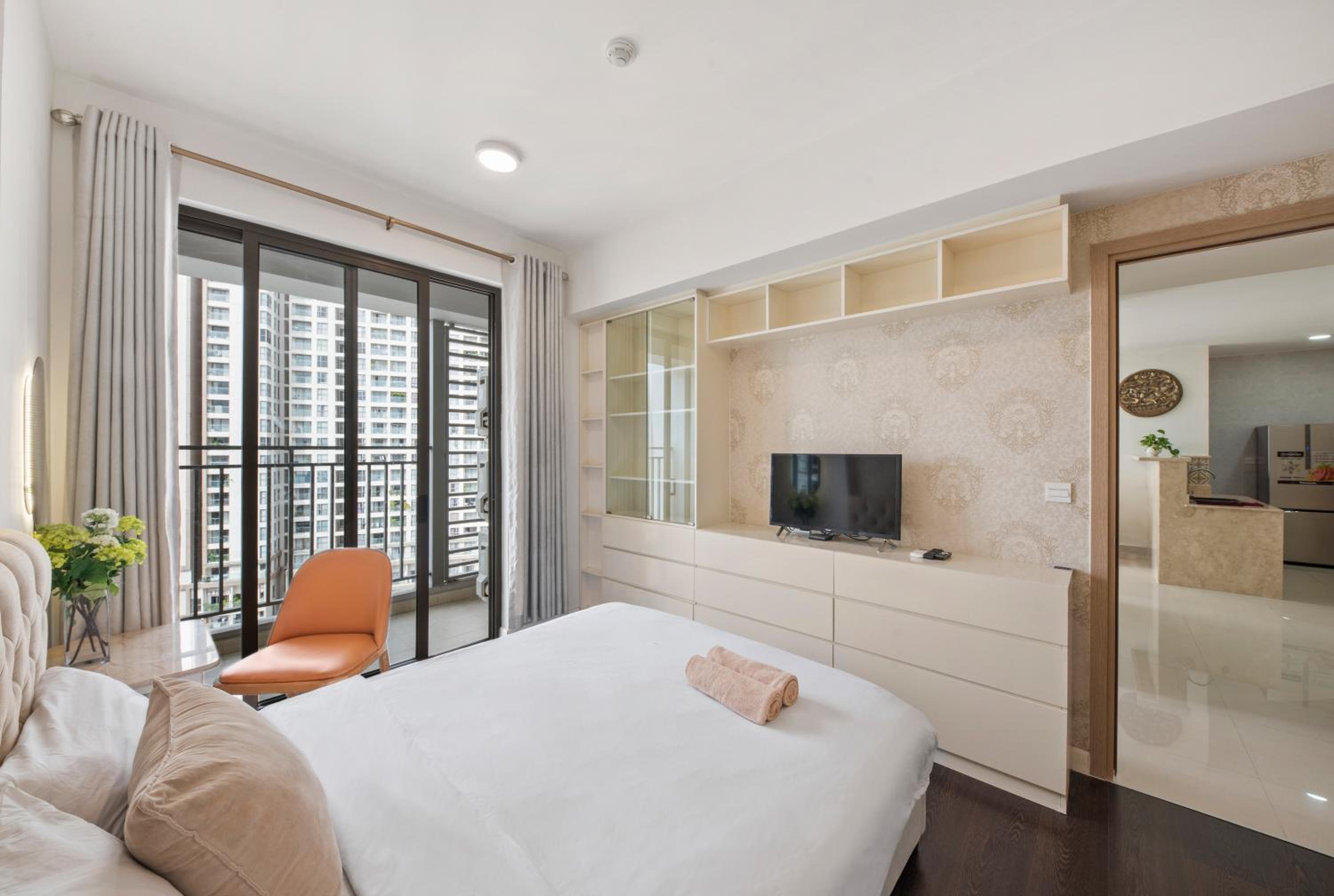 Sài Gòn Quận 4 - Căn Hộ Rivergate, Miễn Phí Hồ Bơi