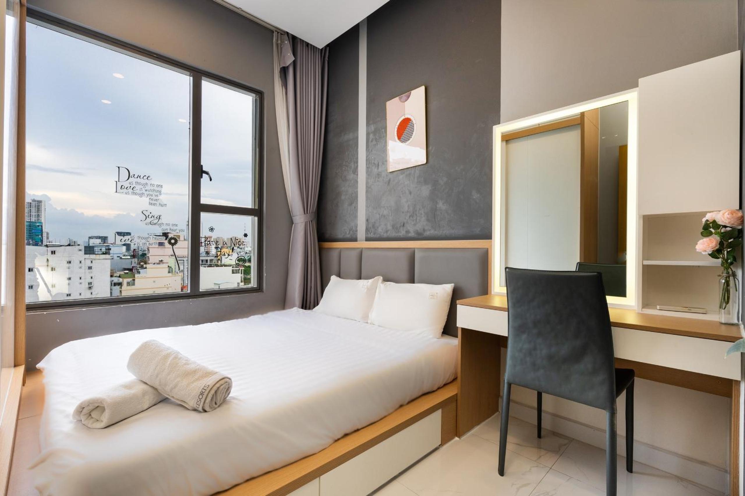 Sài Gòn Quận 4 - Căn Hộ Rivergate, Miễn Phí Hồ Bơi