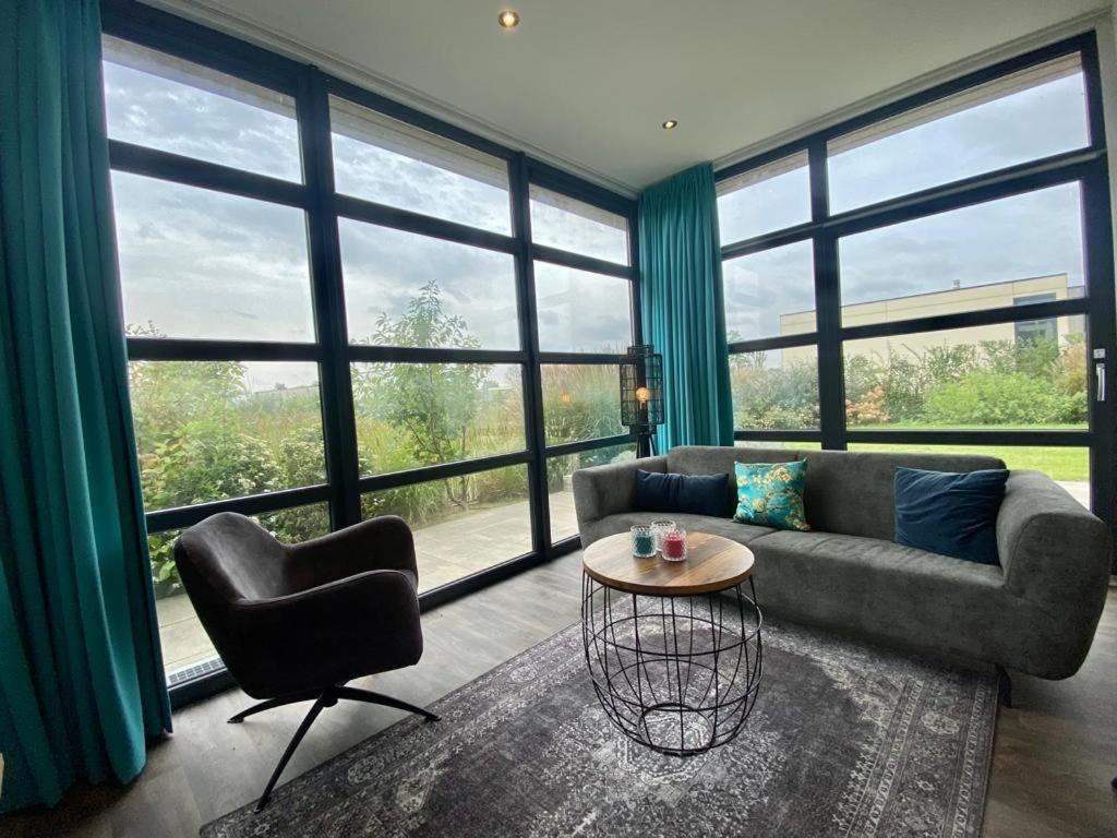 Marina Strandbad Chalet IJssel Oase mit Zaun Haus Nr 77
