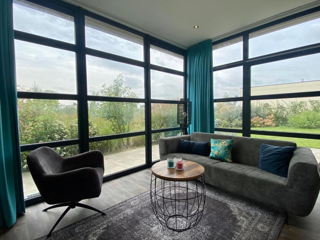 Marina Strandbad Chalet IJssel Oase mit Zaun Haus Nr 77