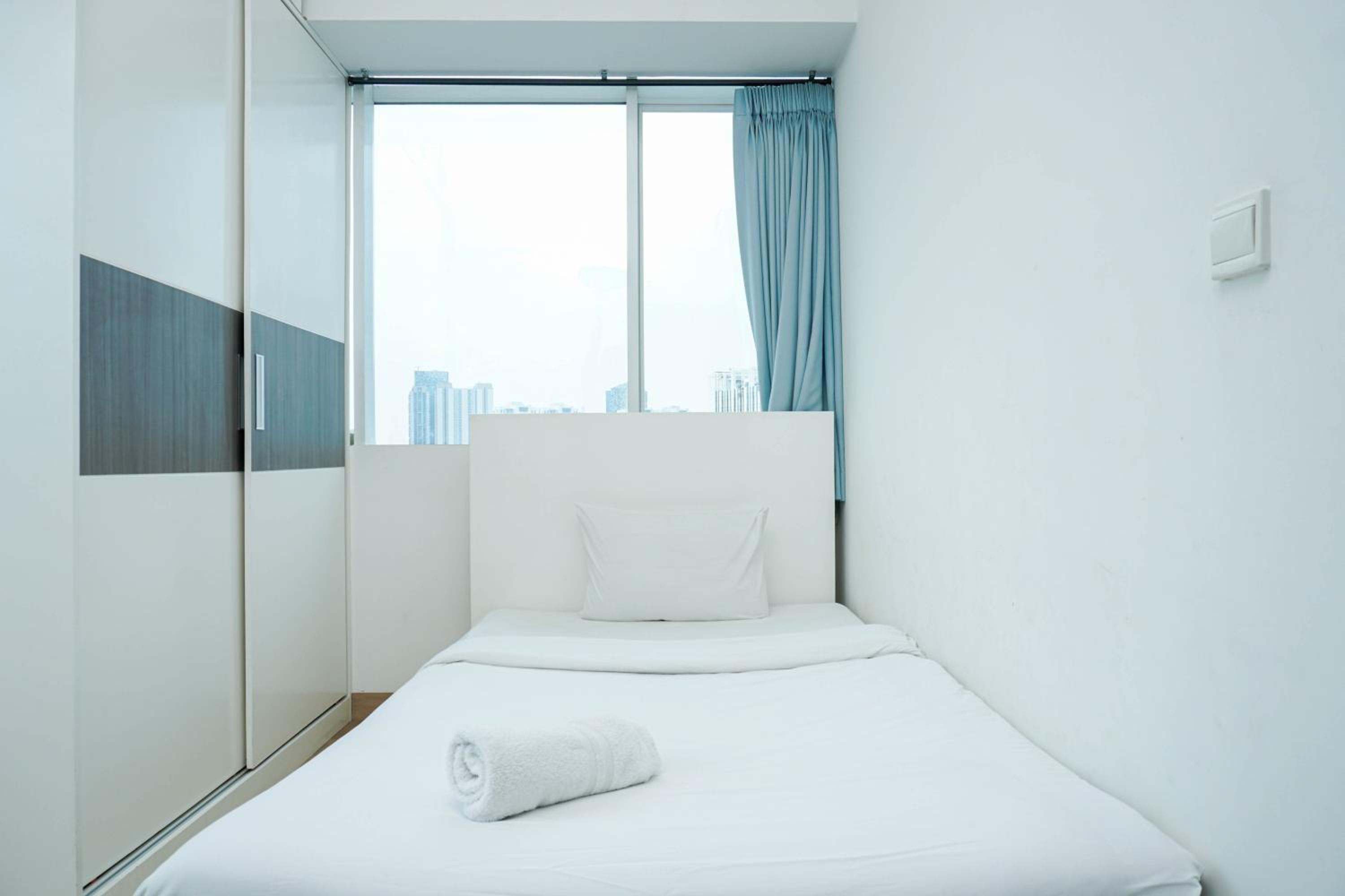 Spacious 3BR Ambassade Kuningan Apartment By Travelio view 2