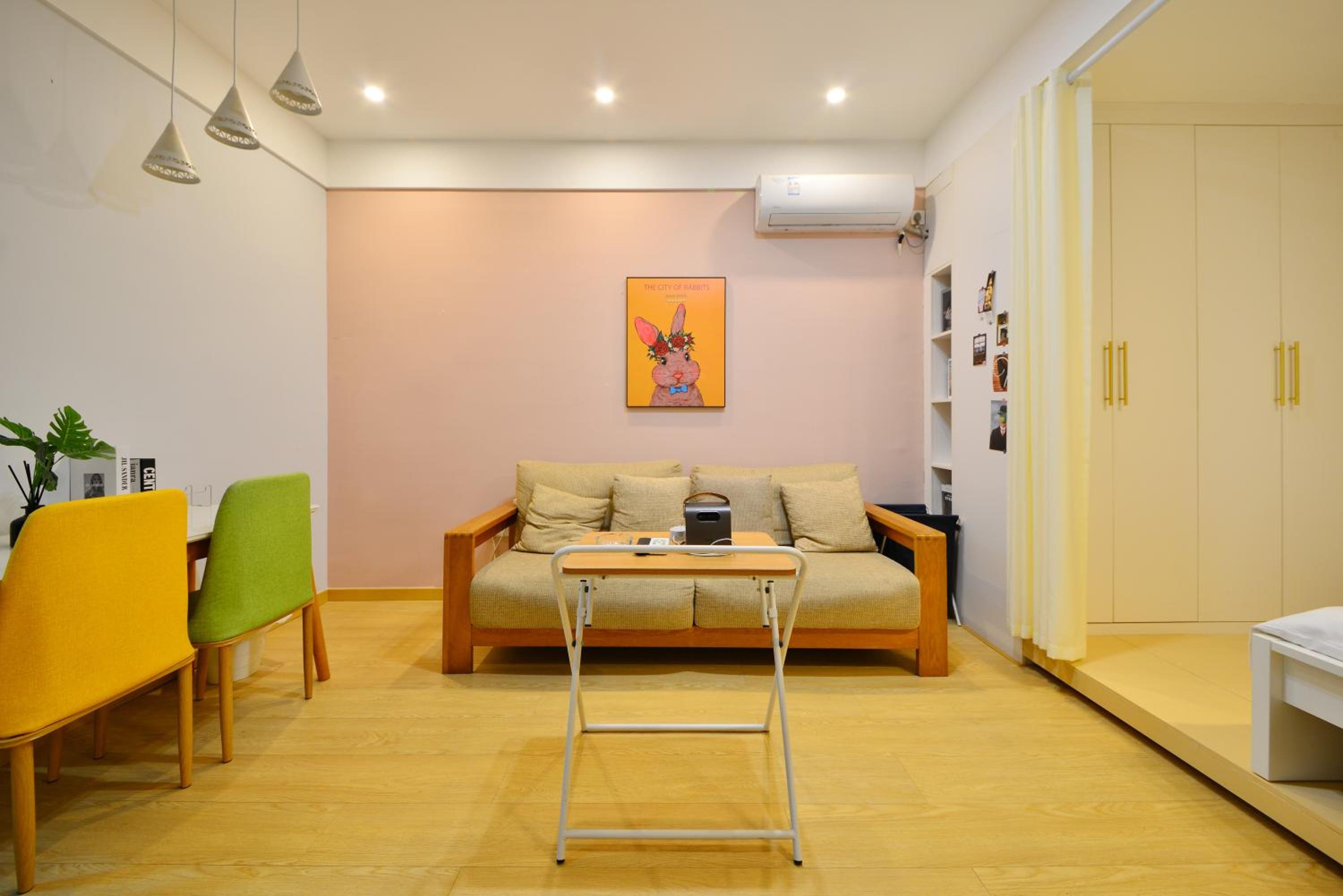 House of Great White Apartment