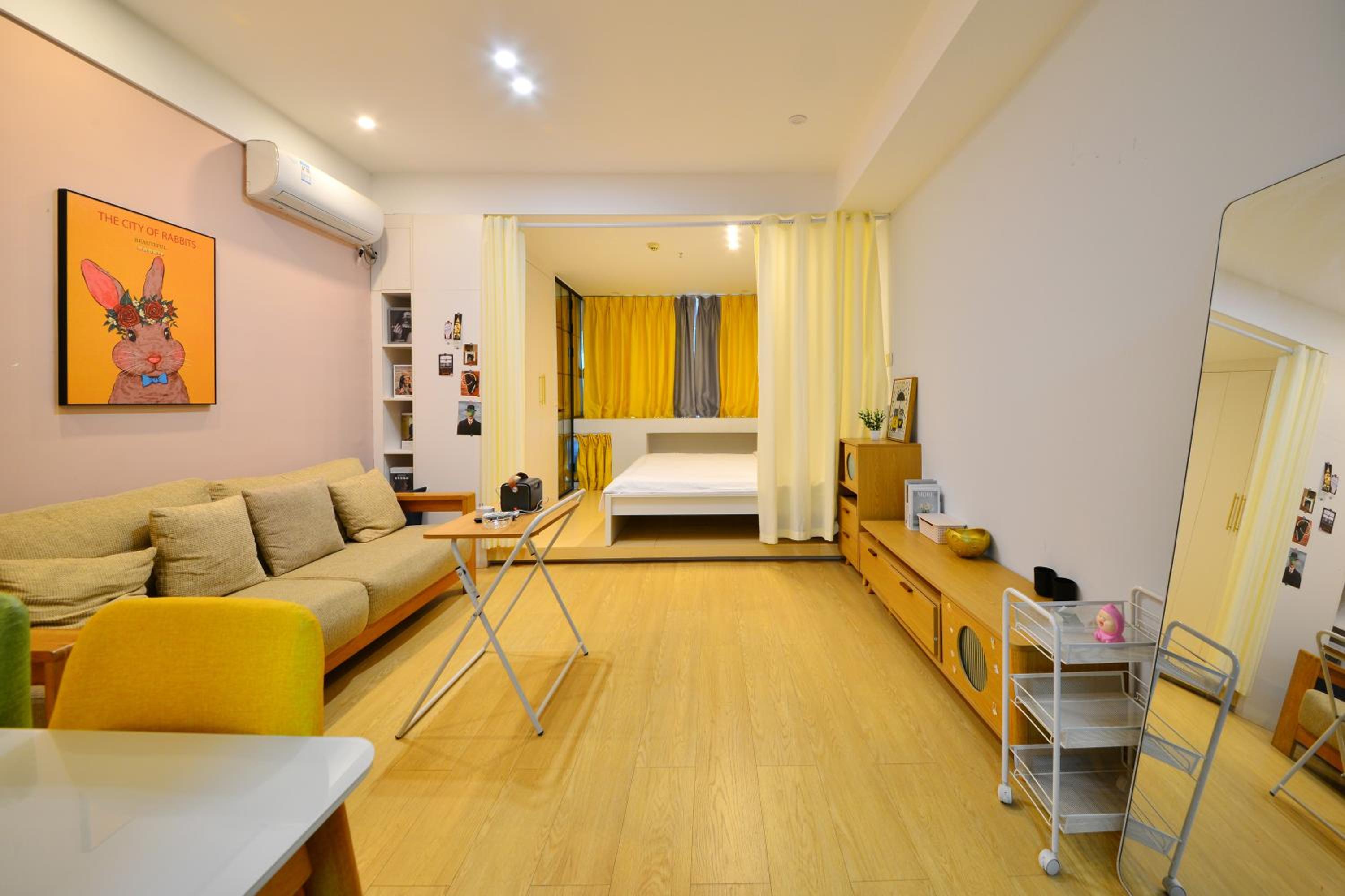 House of Great White Apartment