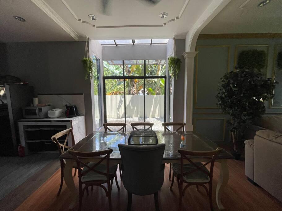 Bleu Maison Home view 2