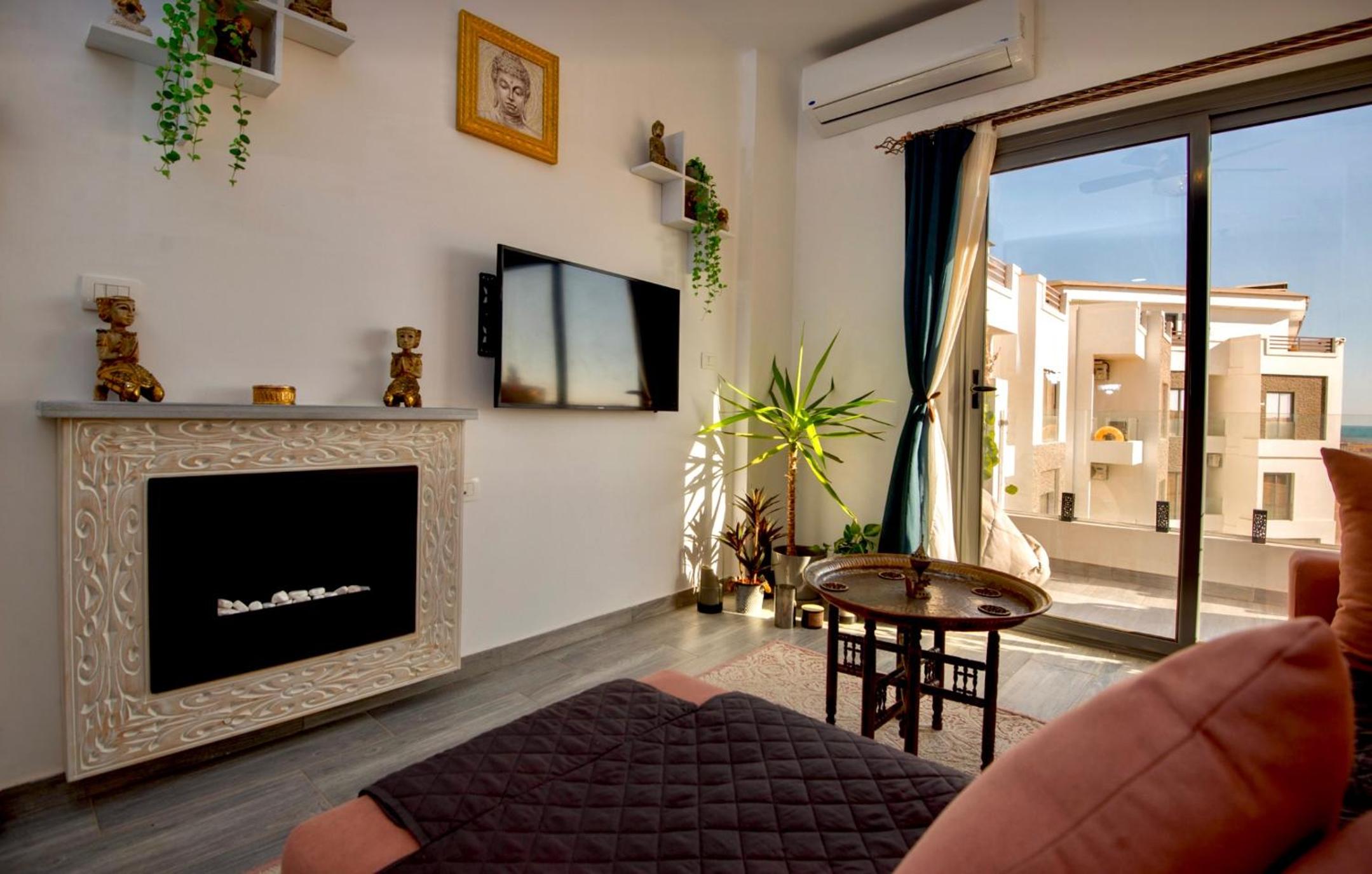 Sea View Suite Sleeps 2 with Parking