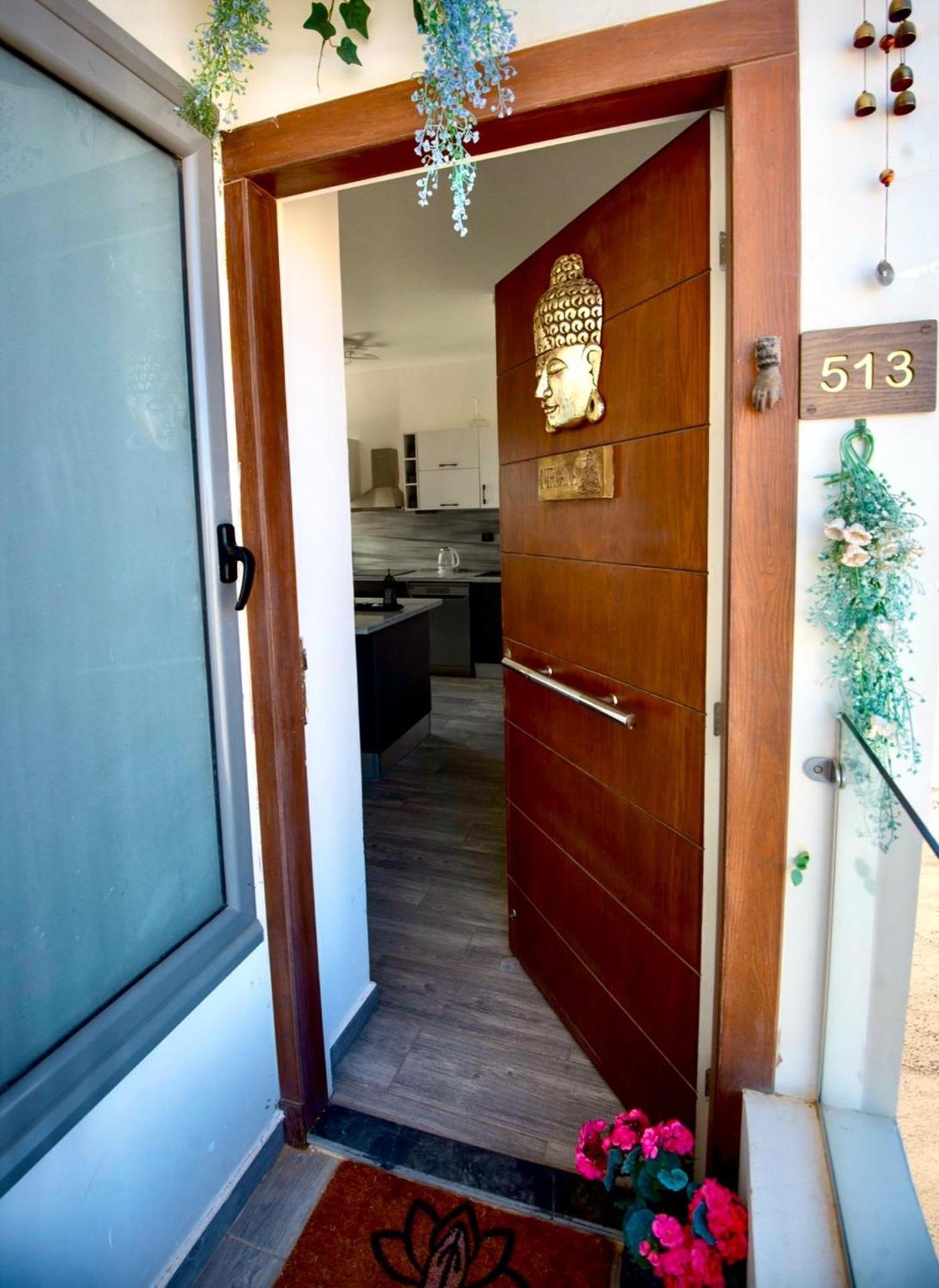 Sea View Suite Sleeps 2 with Parking