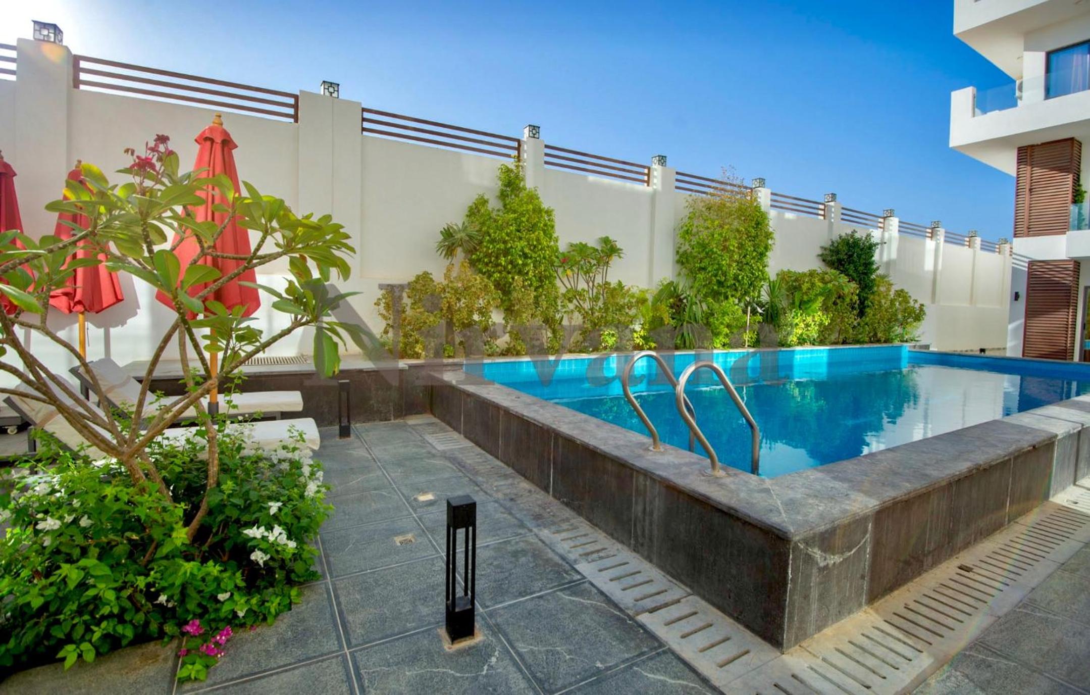 Sea View Suite Sleeps 2 with Parking