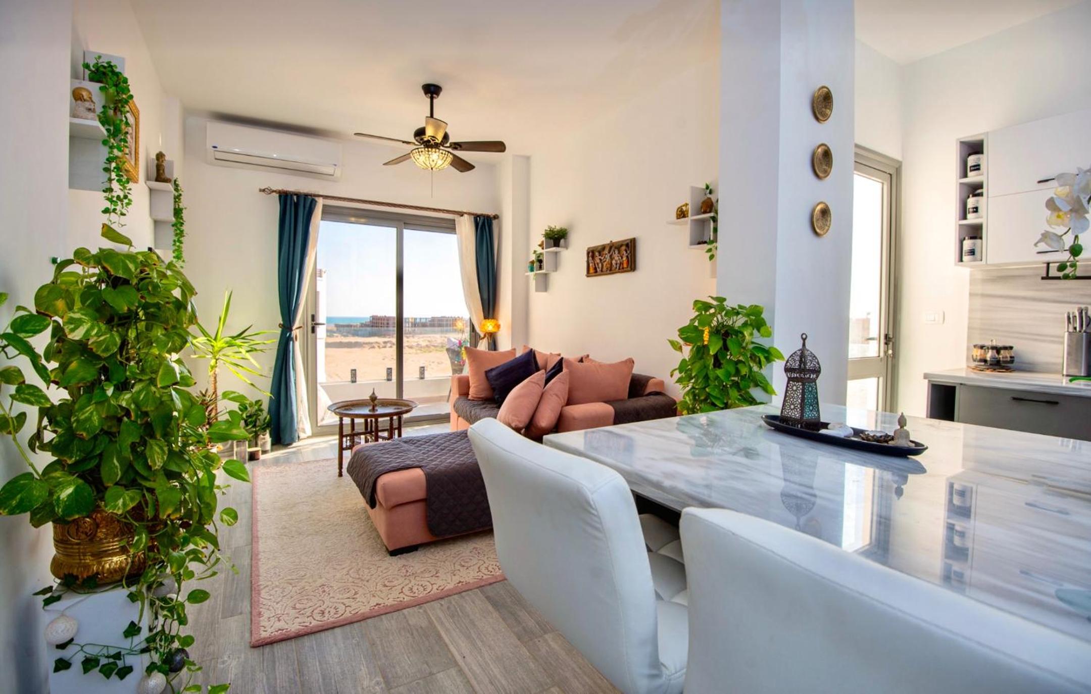 Sea View Suite Sleeps 2 with Parking