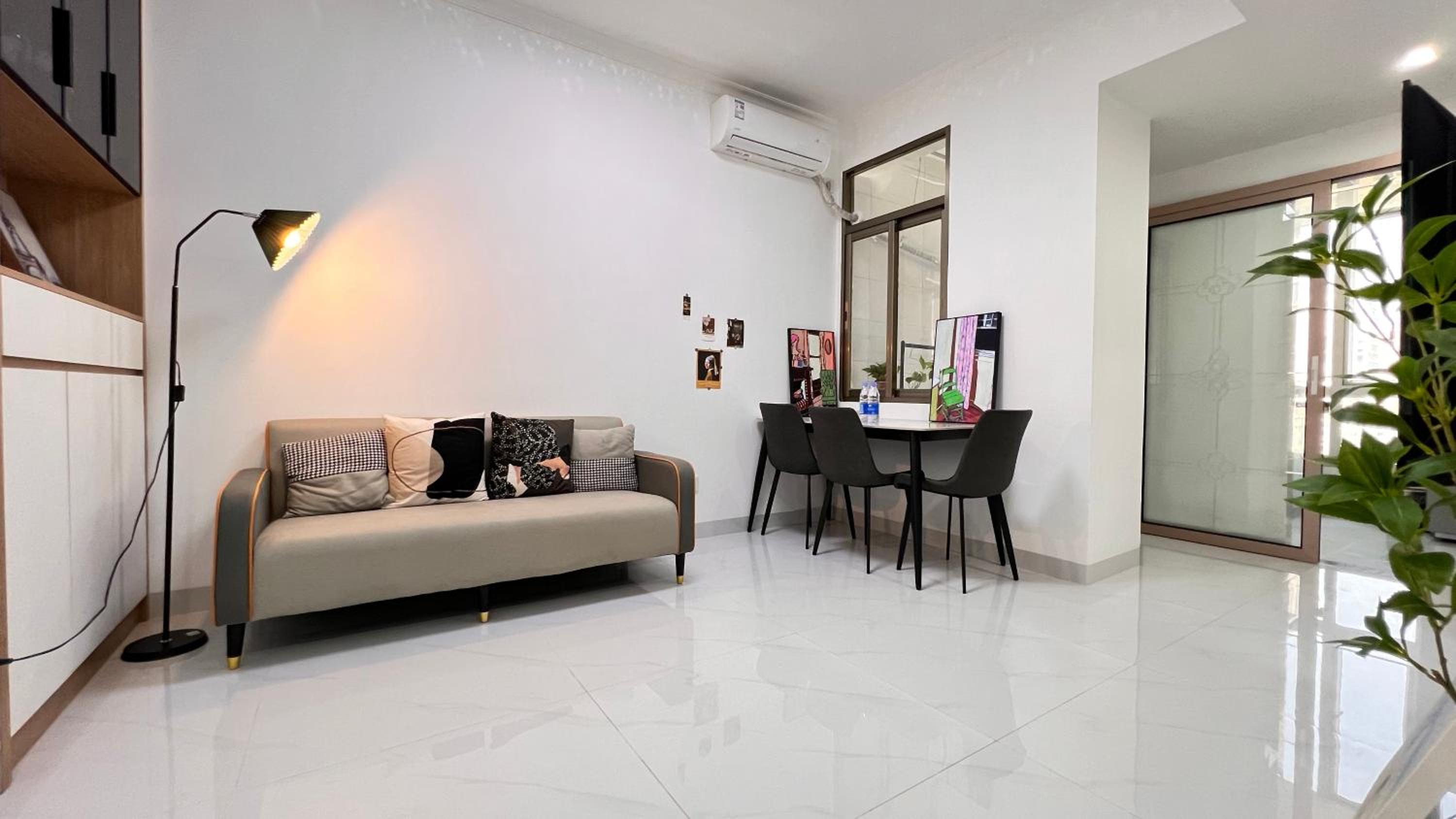House of Great White Apartment
