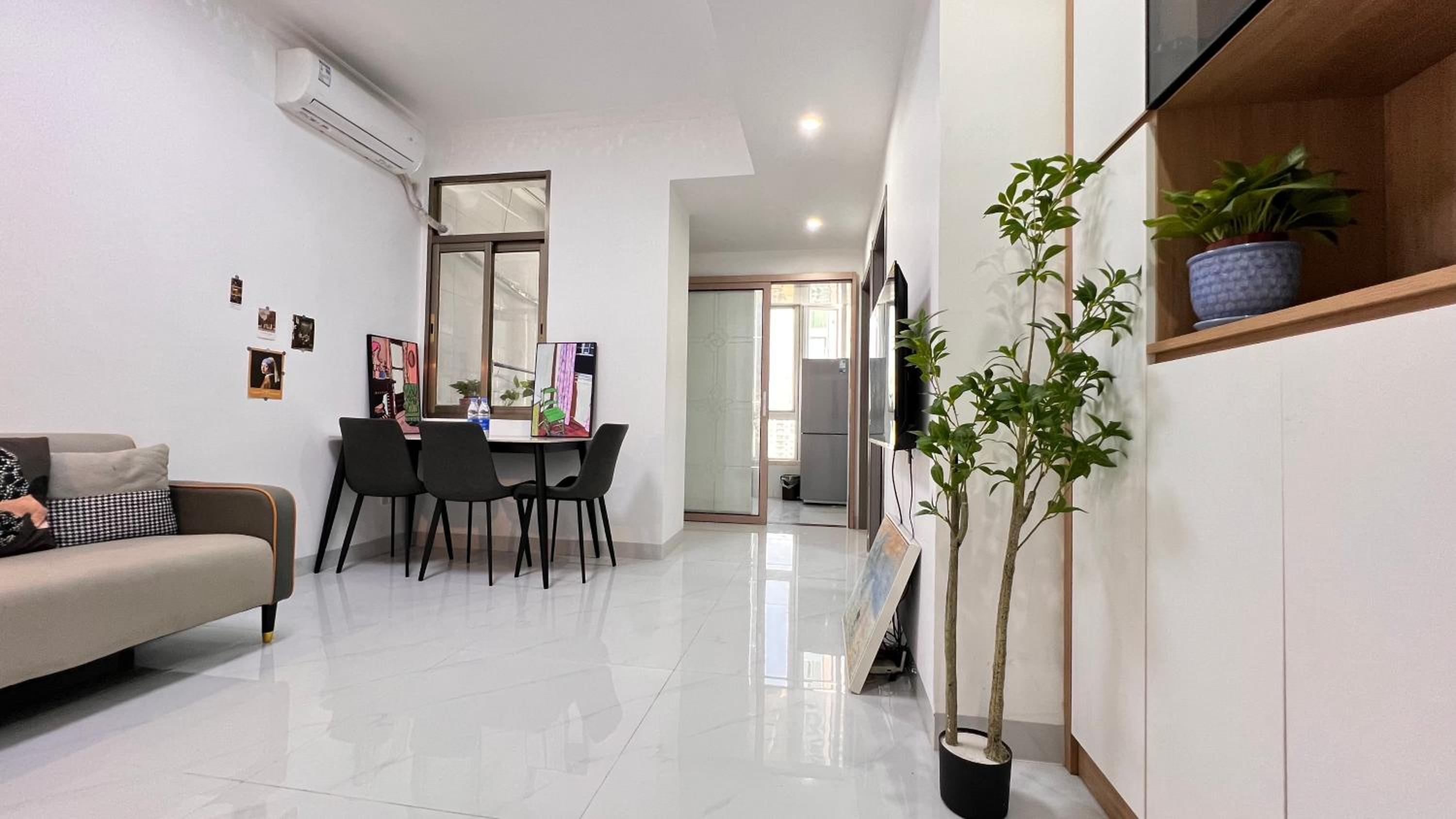 House of Great White Apartment