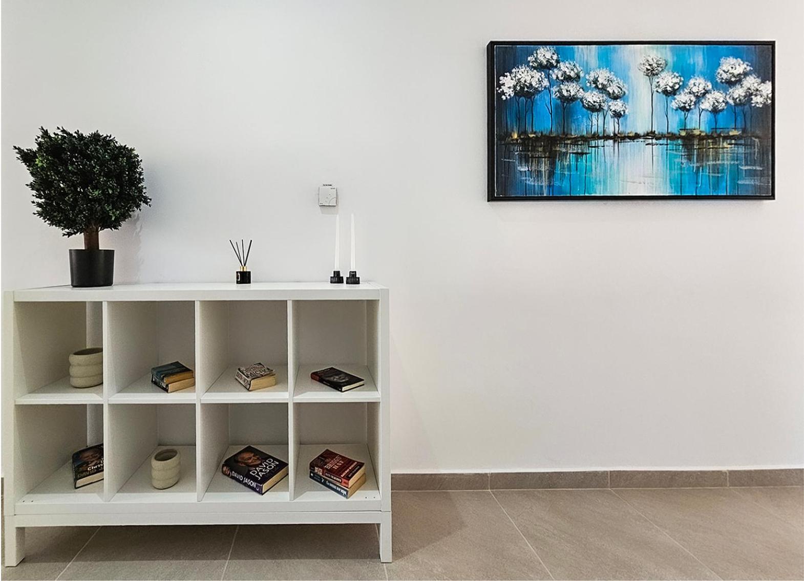 Seaside Modern Flat with Pool Queens Gardens 211