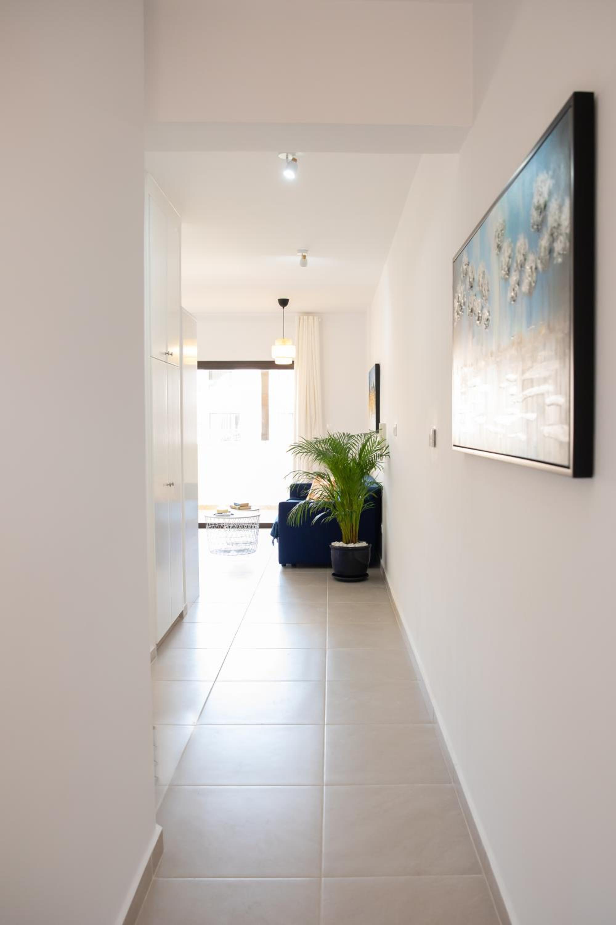 Seaside Modern Flat with Pool Queens Gardens 211