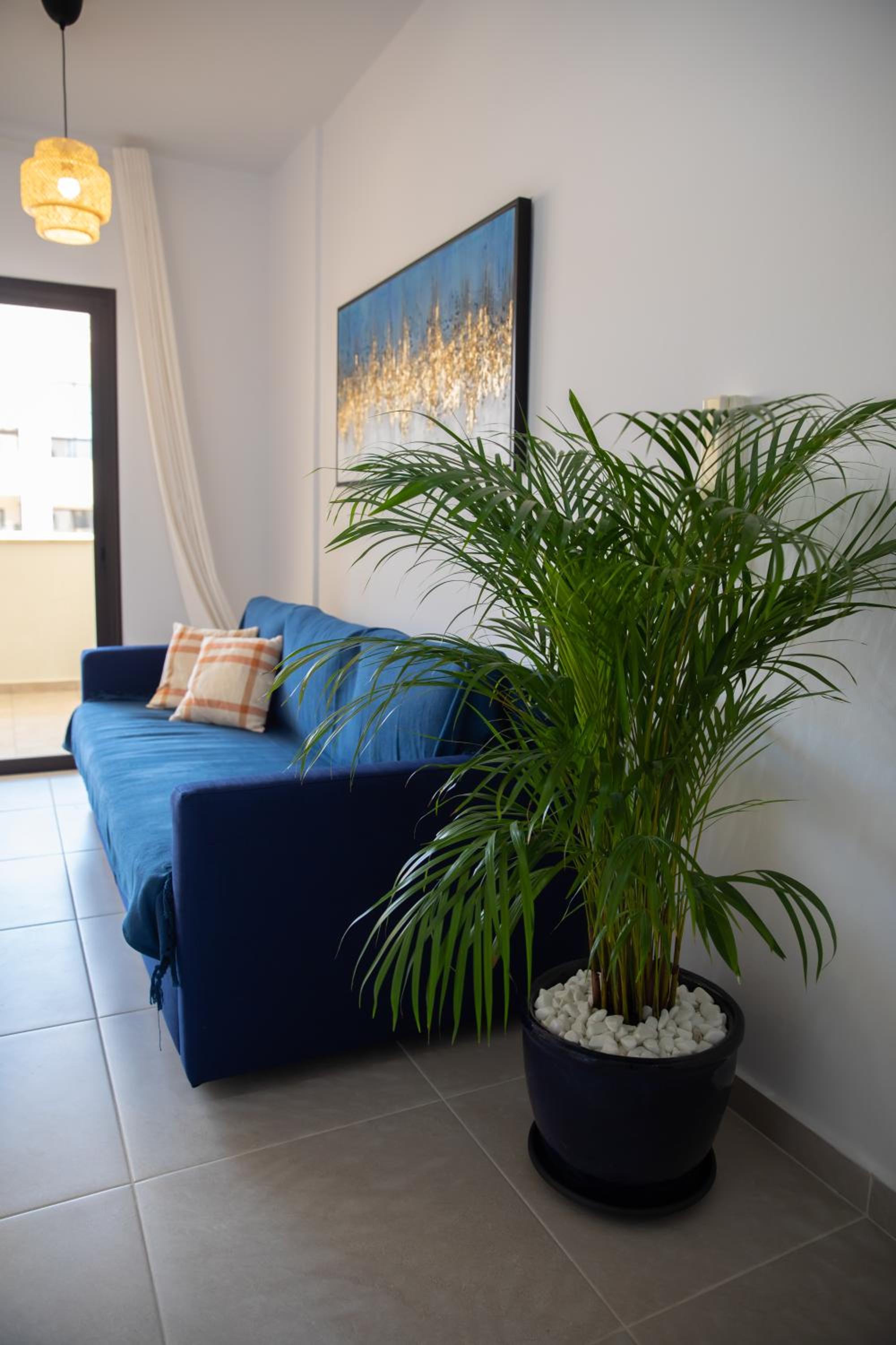 Seaside Modern Flat with Pool Queens Gardens 211