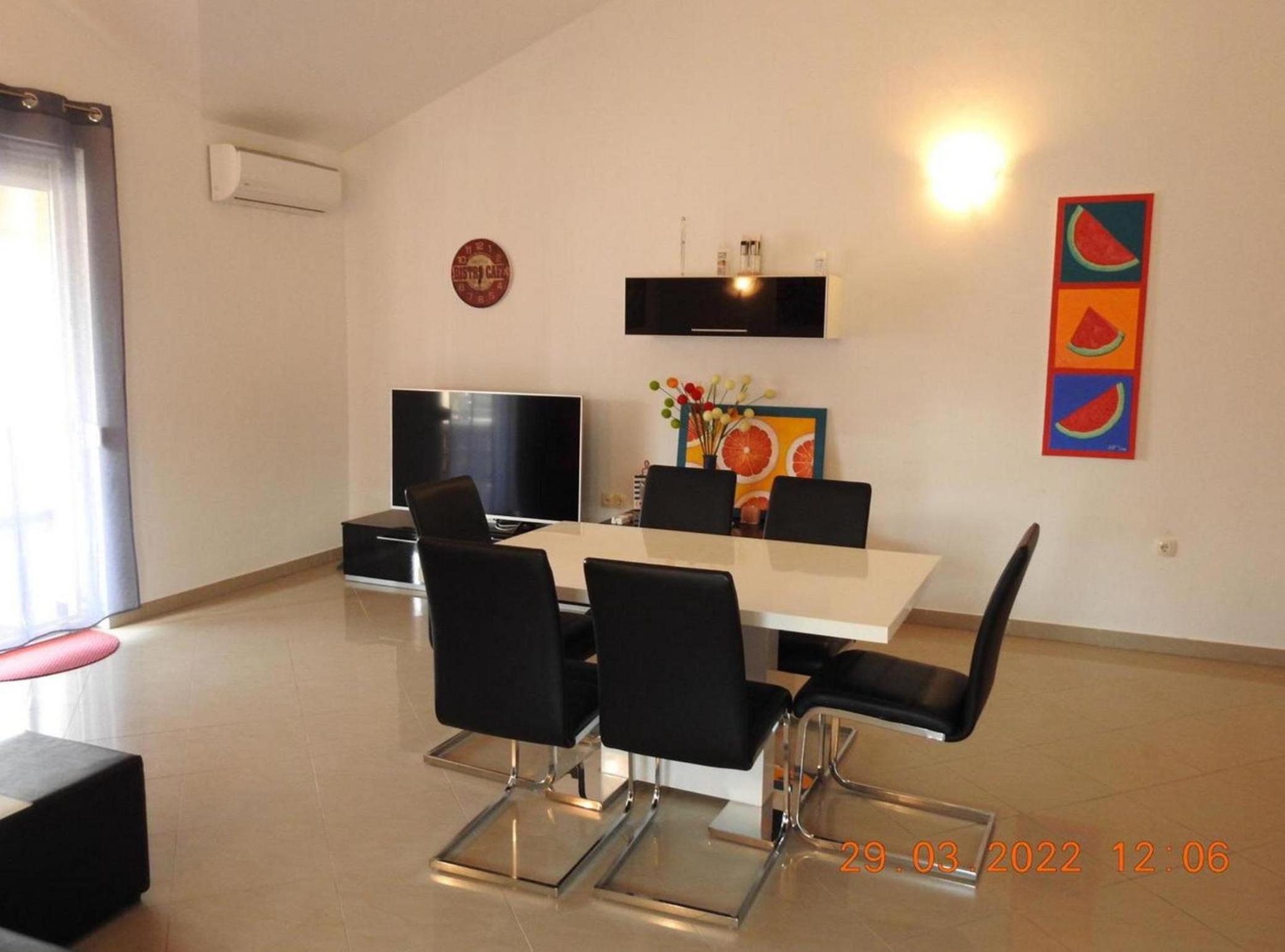 Expansive Ciovo Apartment with Sea-Views, Balcony and Outdoor Dining view 3