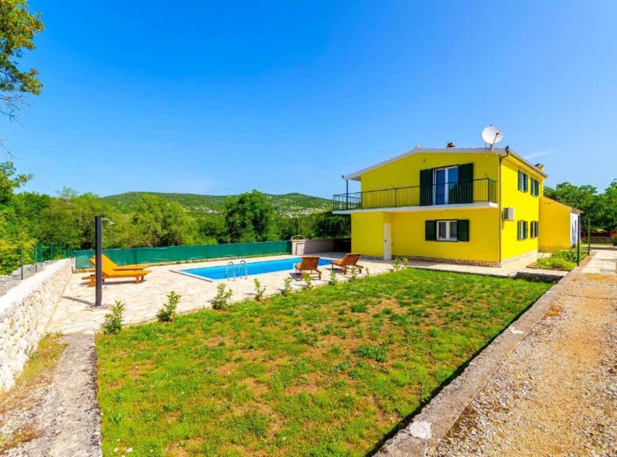 Tranquil Oasis Holiday Home Primorski Dolac with Pool view 3