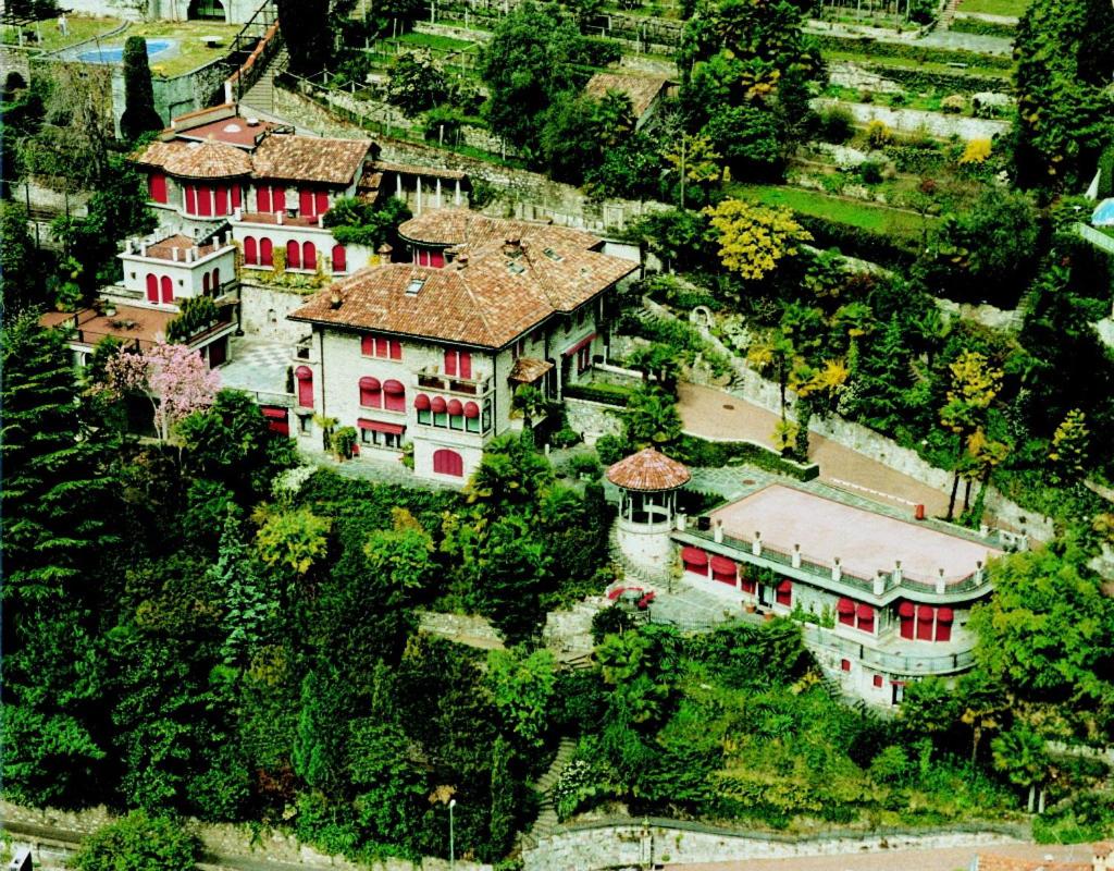 Barony romantic villa