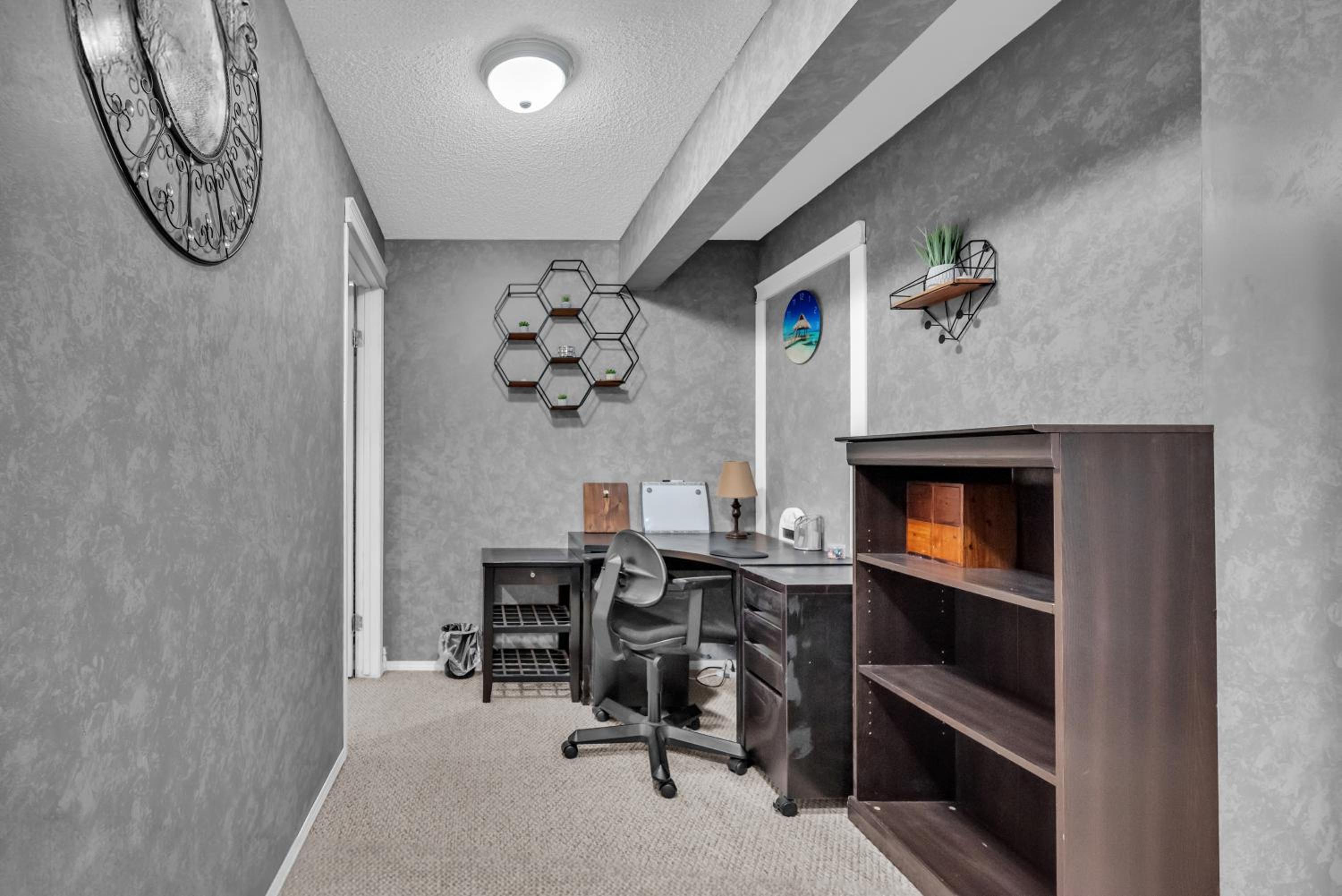 33 Executive Home, Ac, Airport