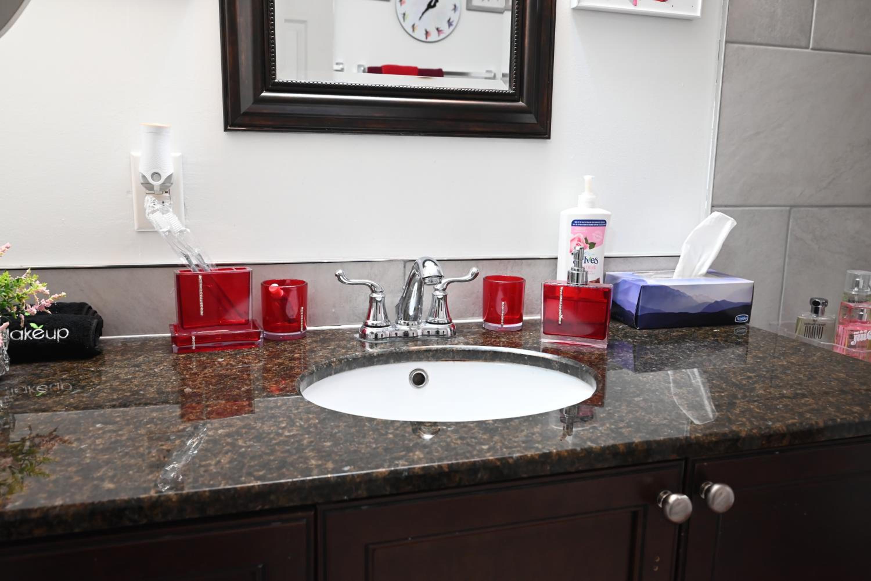 33 Executive Home, Ac, Airport