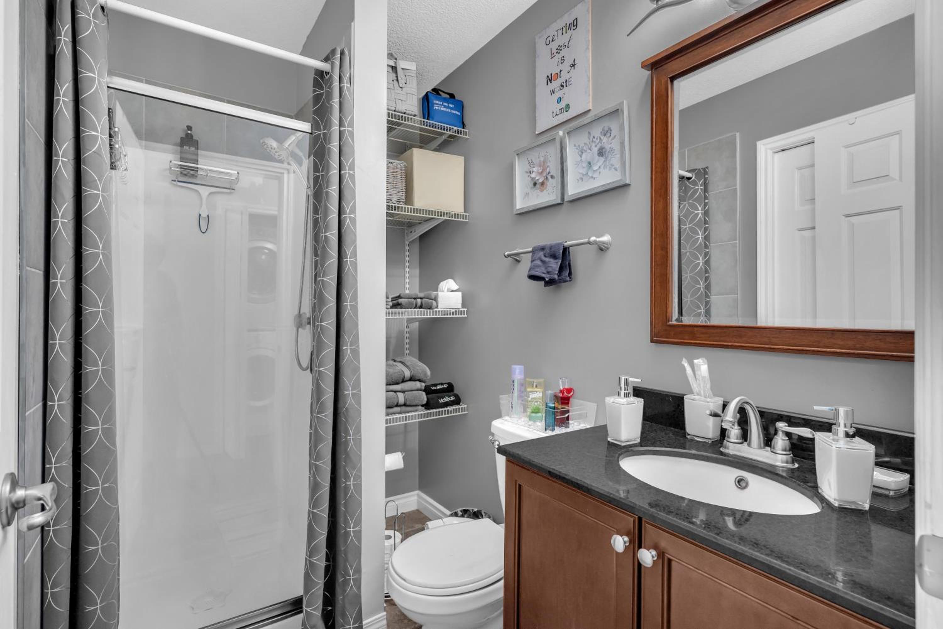 33 Executive Home, Ac, Airport
