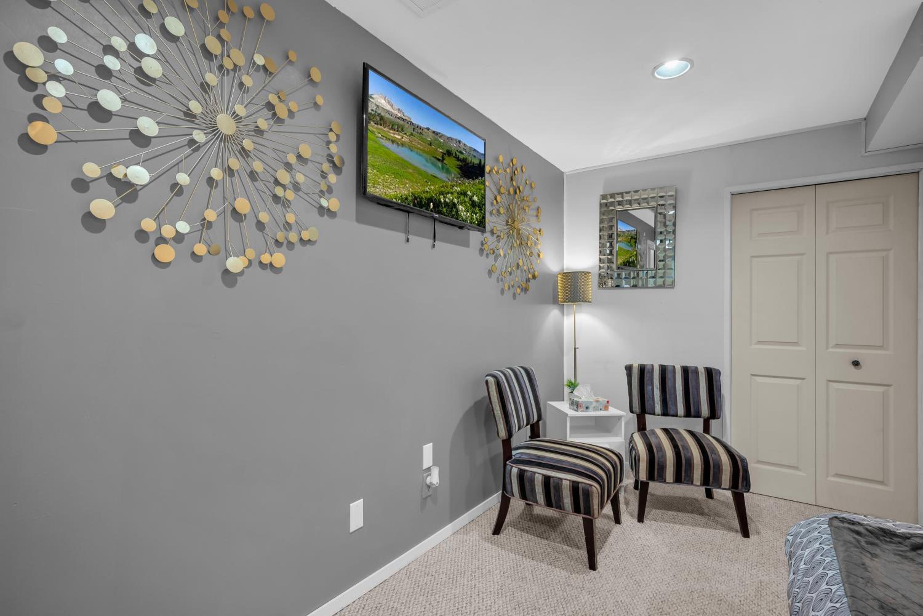 33 Executive Home, Ac, Airport