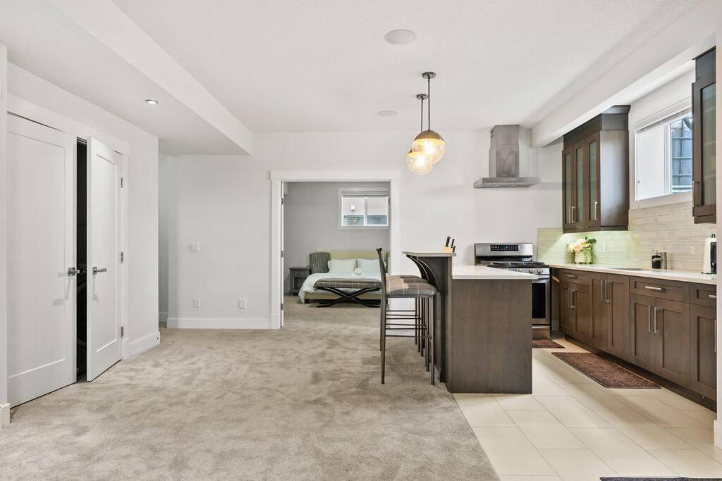 Bright & Cozy 2-Bedroom Basement Suite