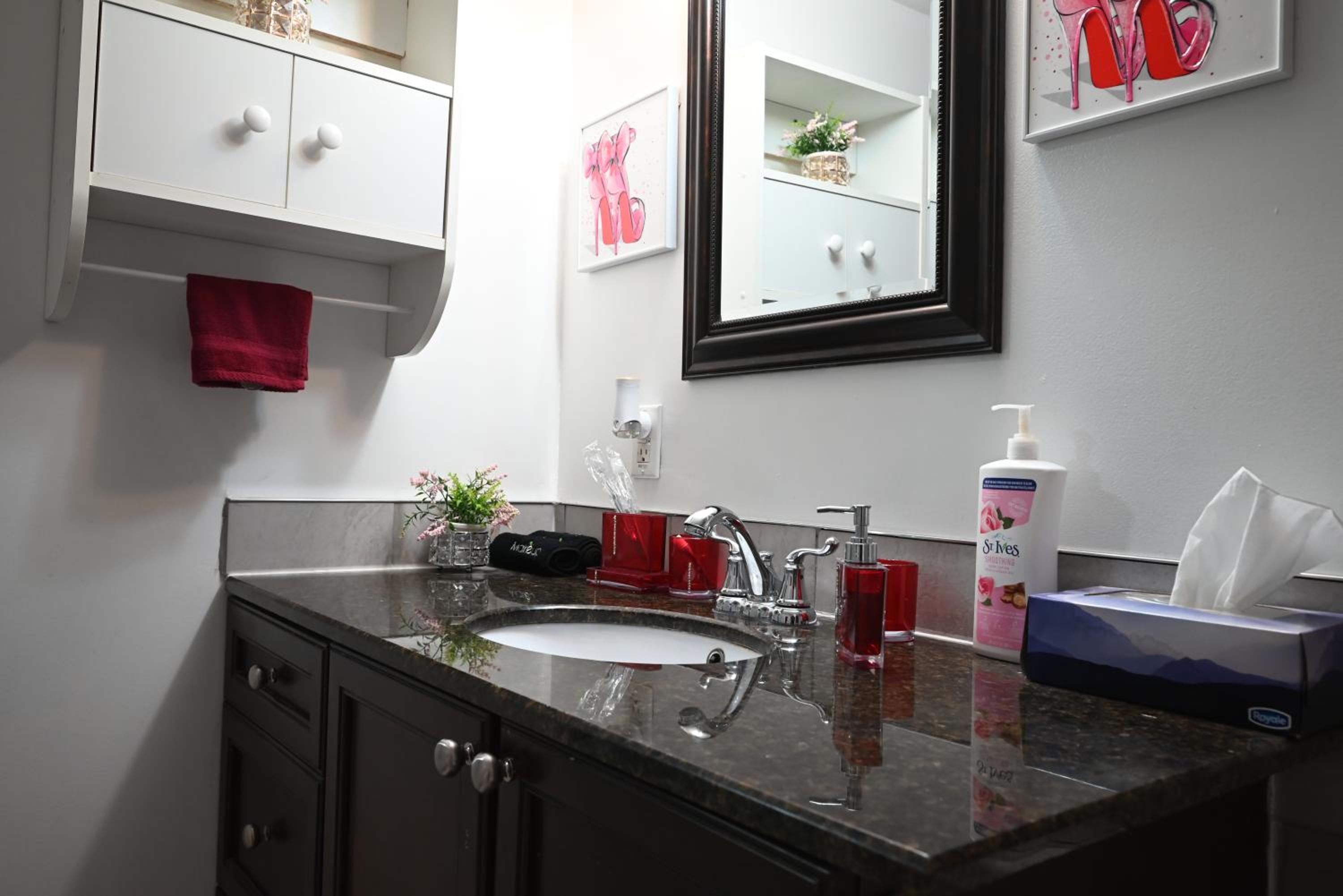33 Executive Home, Ac, Airport