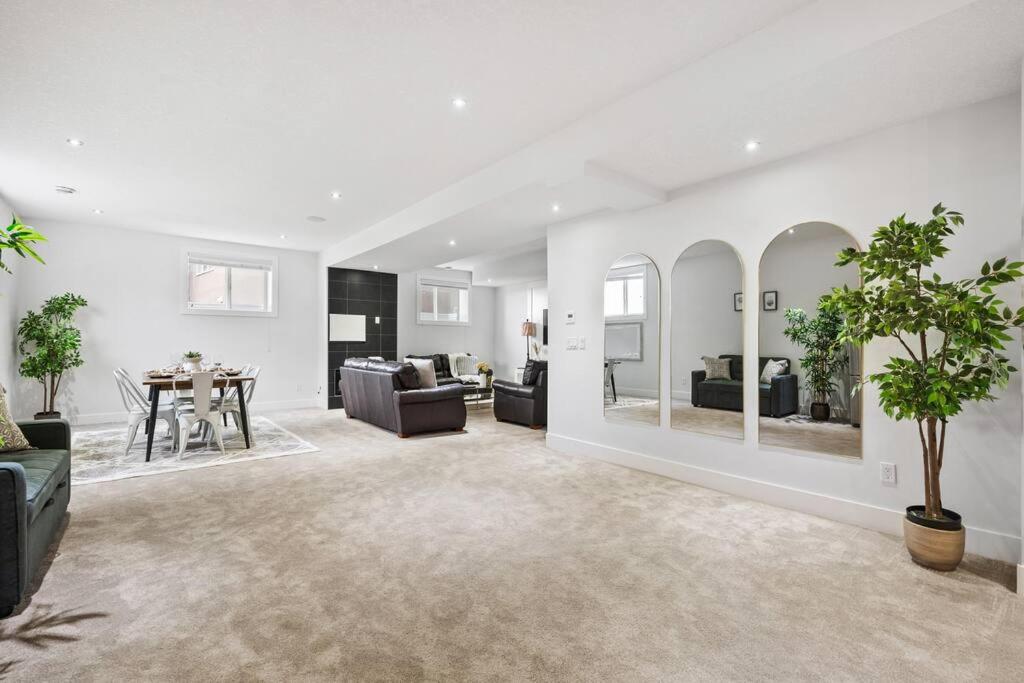 Bright & Cozy 2-Bedroom Basement Suite
