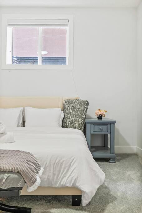 Bright & Cozy 2-Bedroom Basement Suite