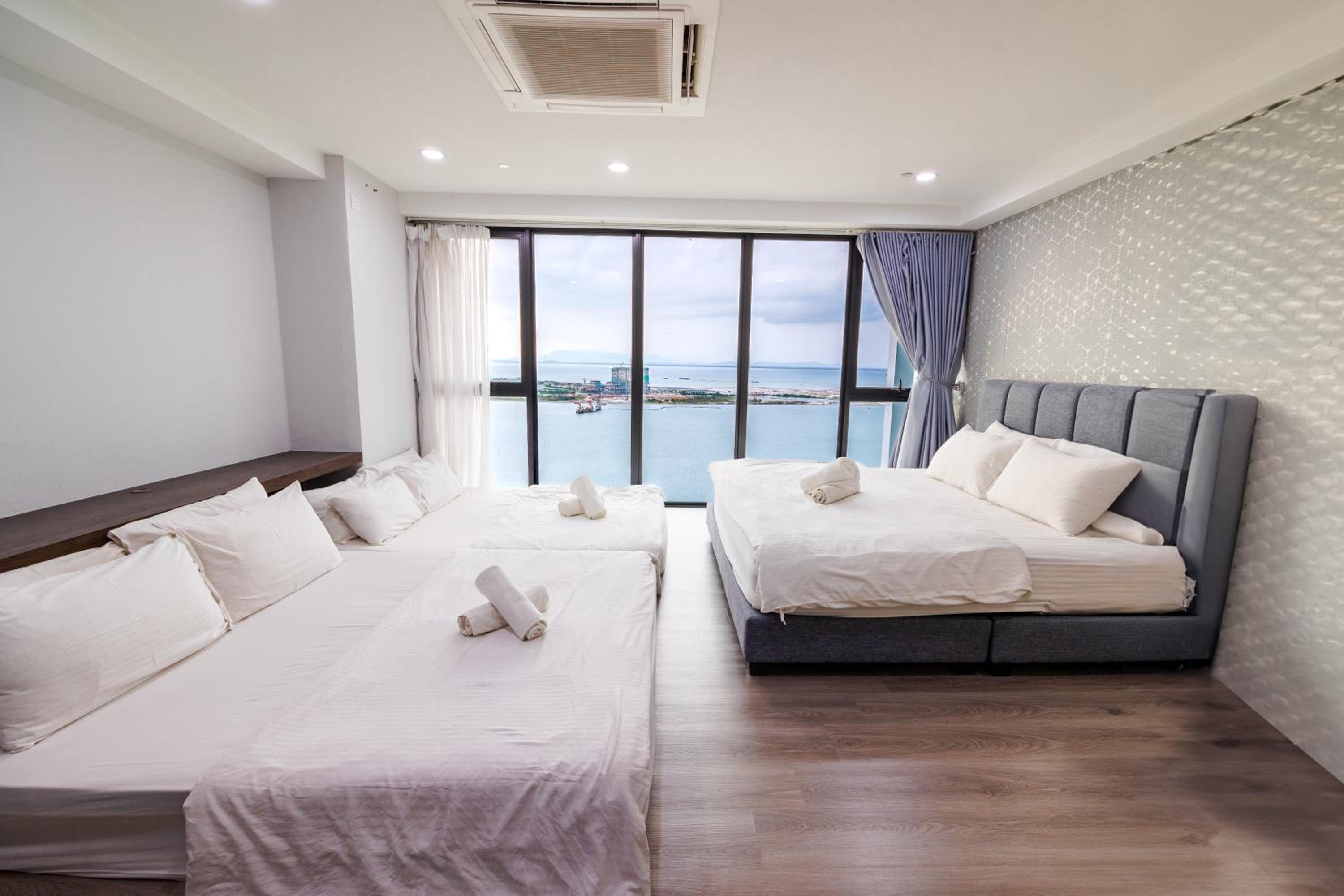 Sunrise Gurney #SeaView #GurneyDrive #FamilyStay photo 5