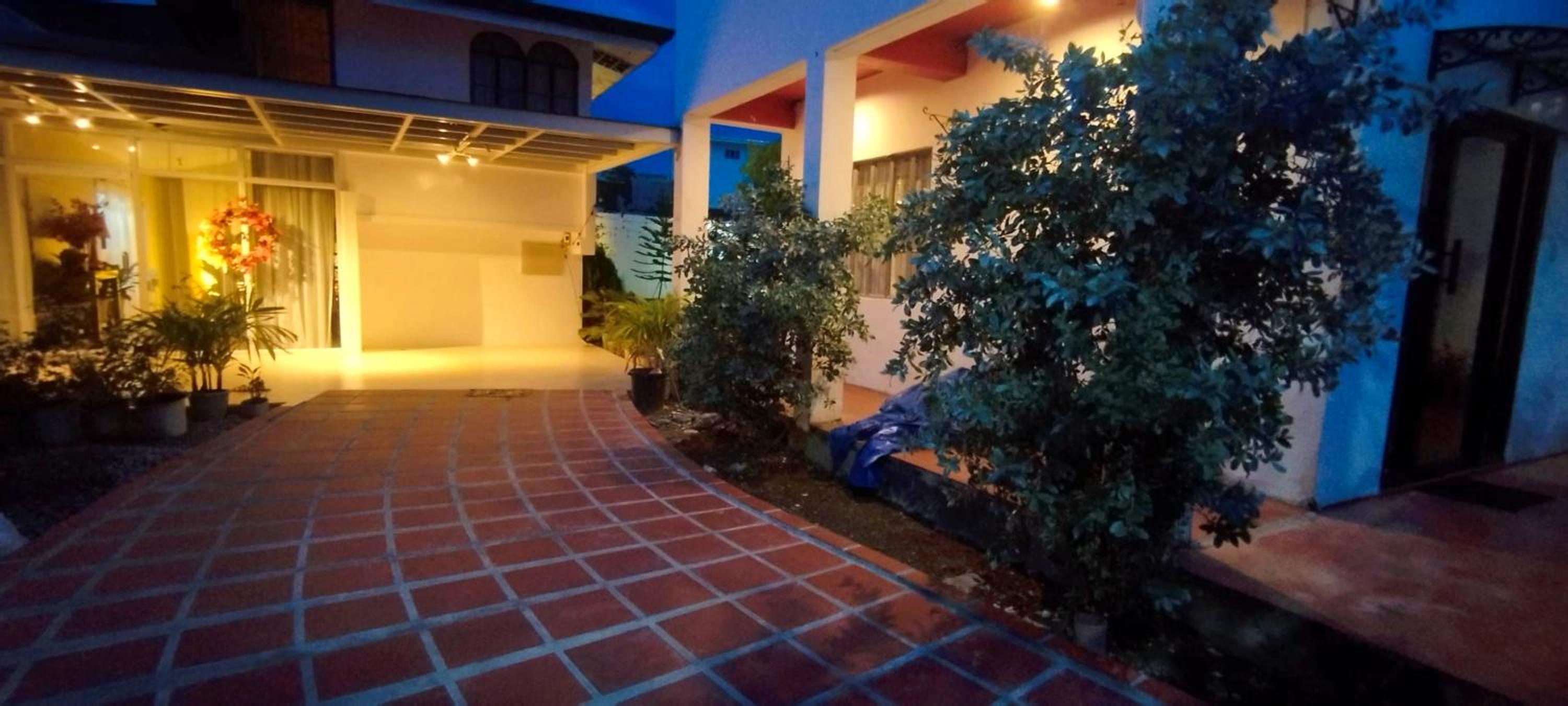 Santa Cruz Garden view 2
