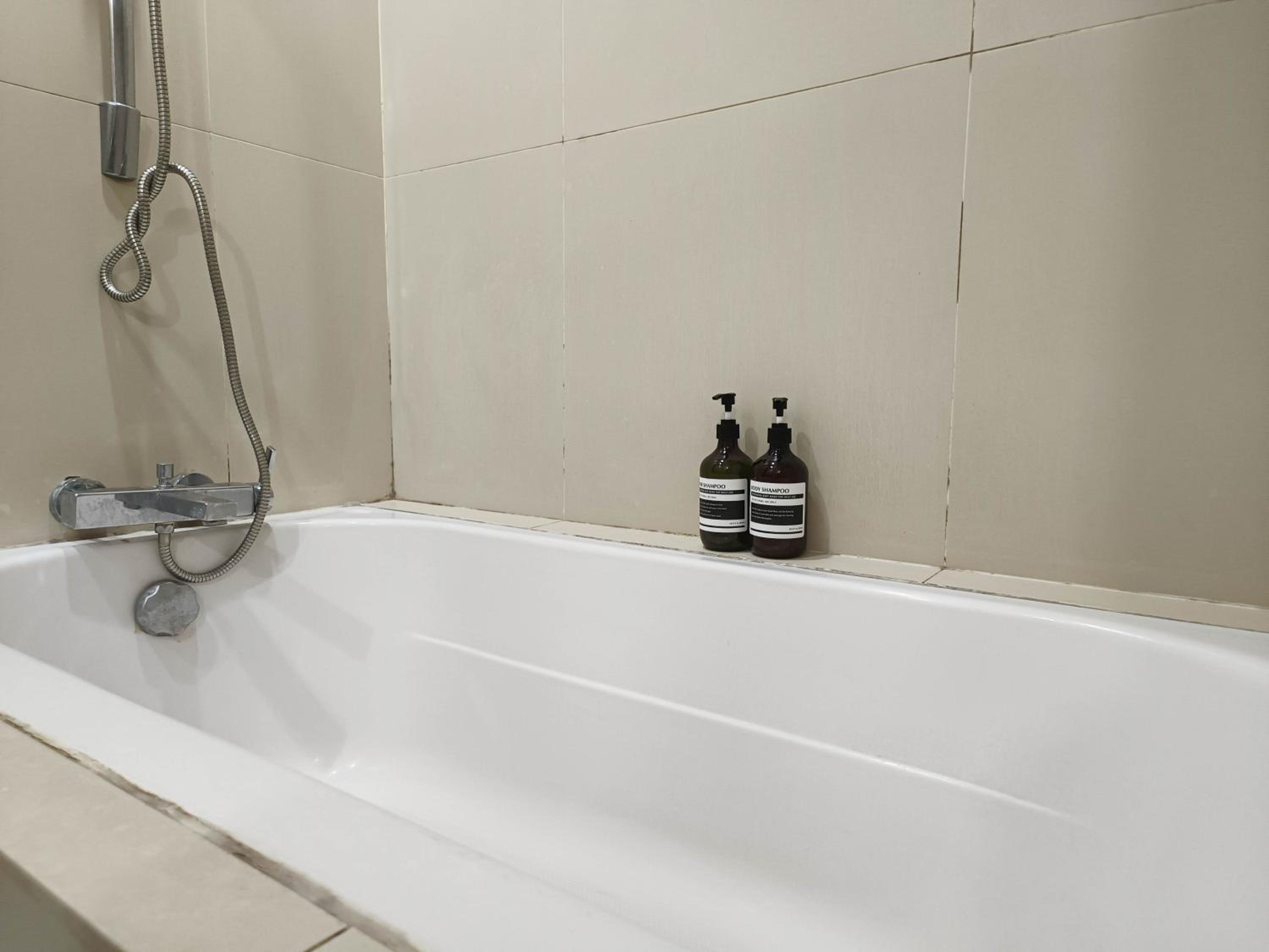 231TR Service Suite by Manhattan Group