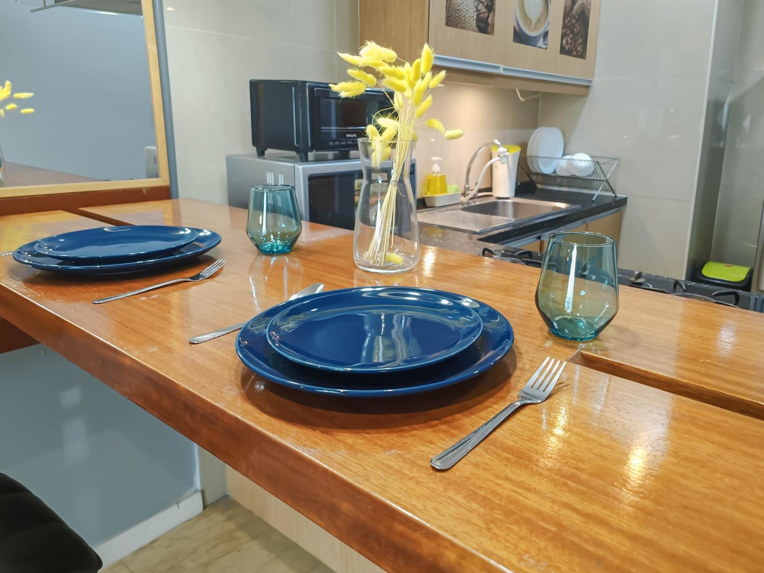 231TR Service Suite by Manhattan Group