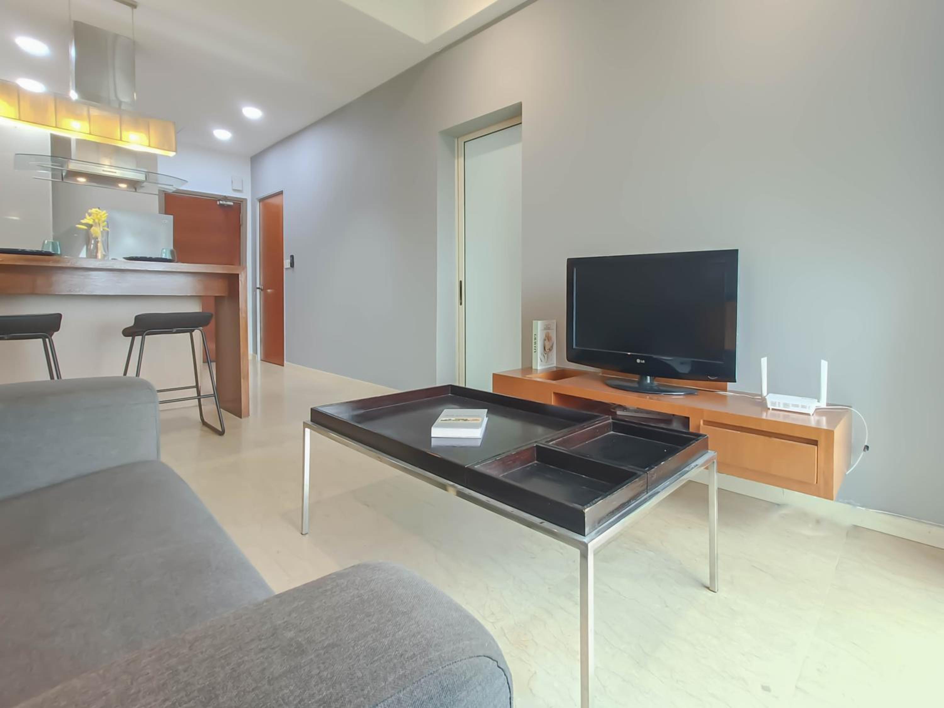 231TR Service Suite by Manhattan Group
