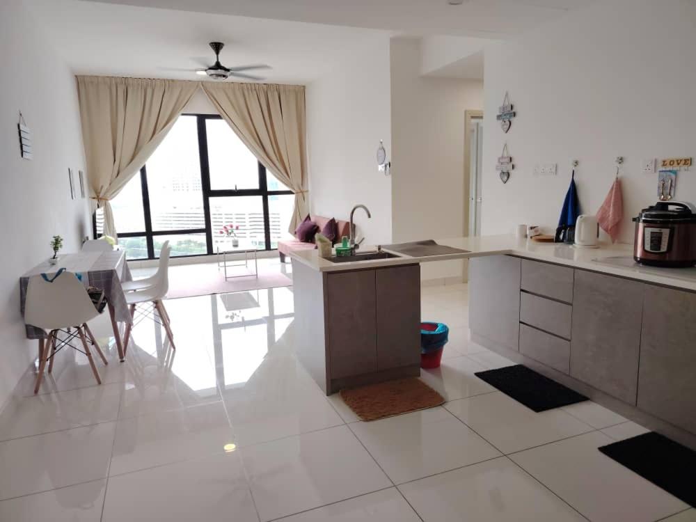 MidValley MegaMall View Southkey Mosaic 2BR 2FREE By Natol