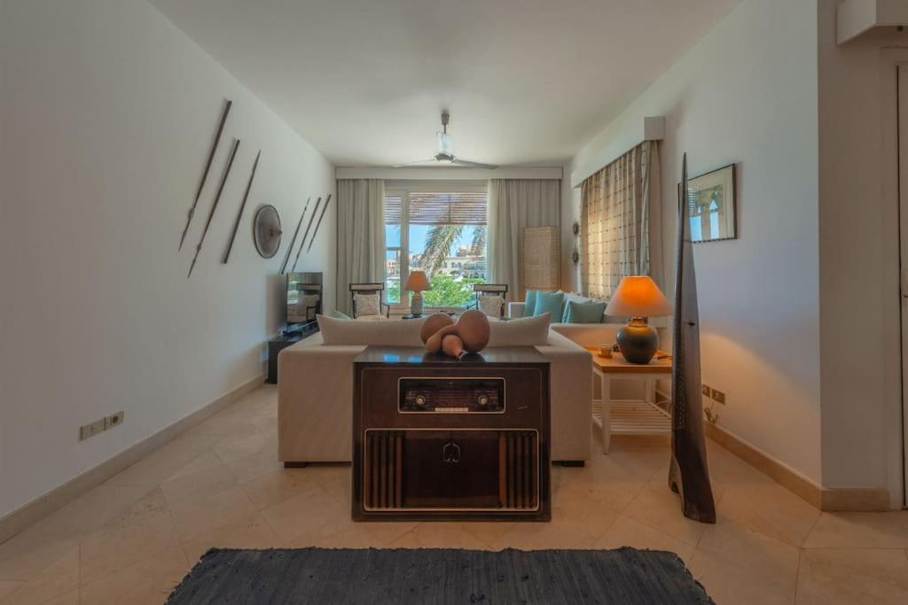 Luxury apartment on the Marina