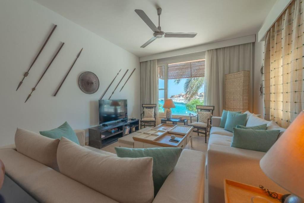 Luxury apartment on the Marina