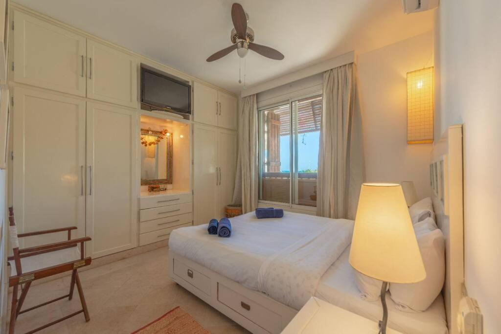 Luxury apartment on the Marina