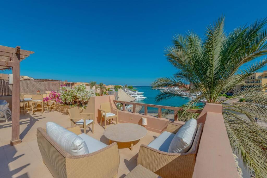 Luxury apartment on the Marina