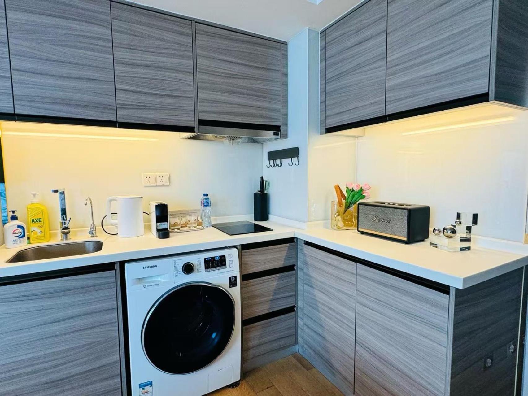Shanghai Lerongju Boutique Apartment Metro Line 8 20meter