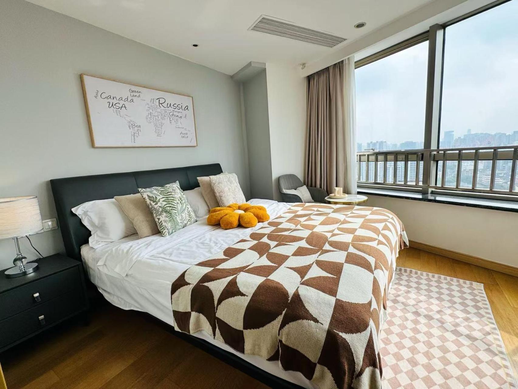 Shanghai Lerongju Boutique Apartment Metro Line 8 20meter