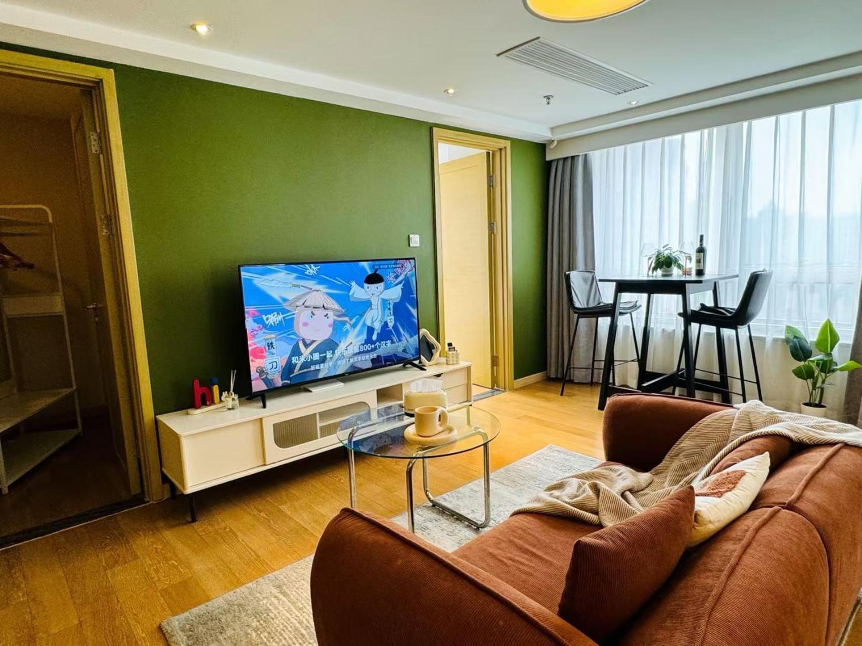 Shanghai Lerongju Boutique Apartment Metro Line 8 20meter
