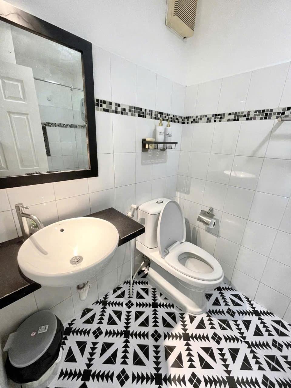 EMI Homestay - Gần Bùi Viện Quận 1