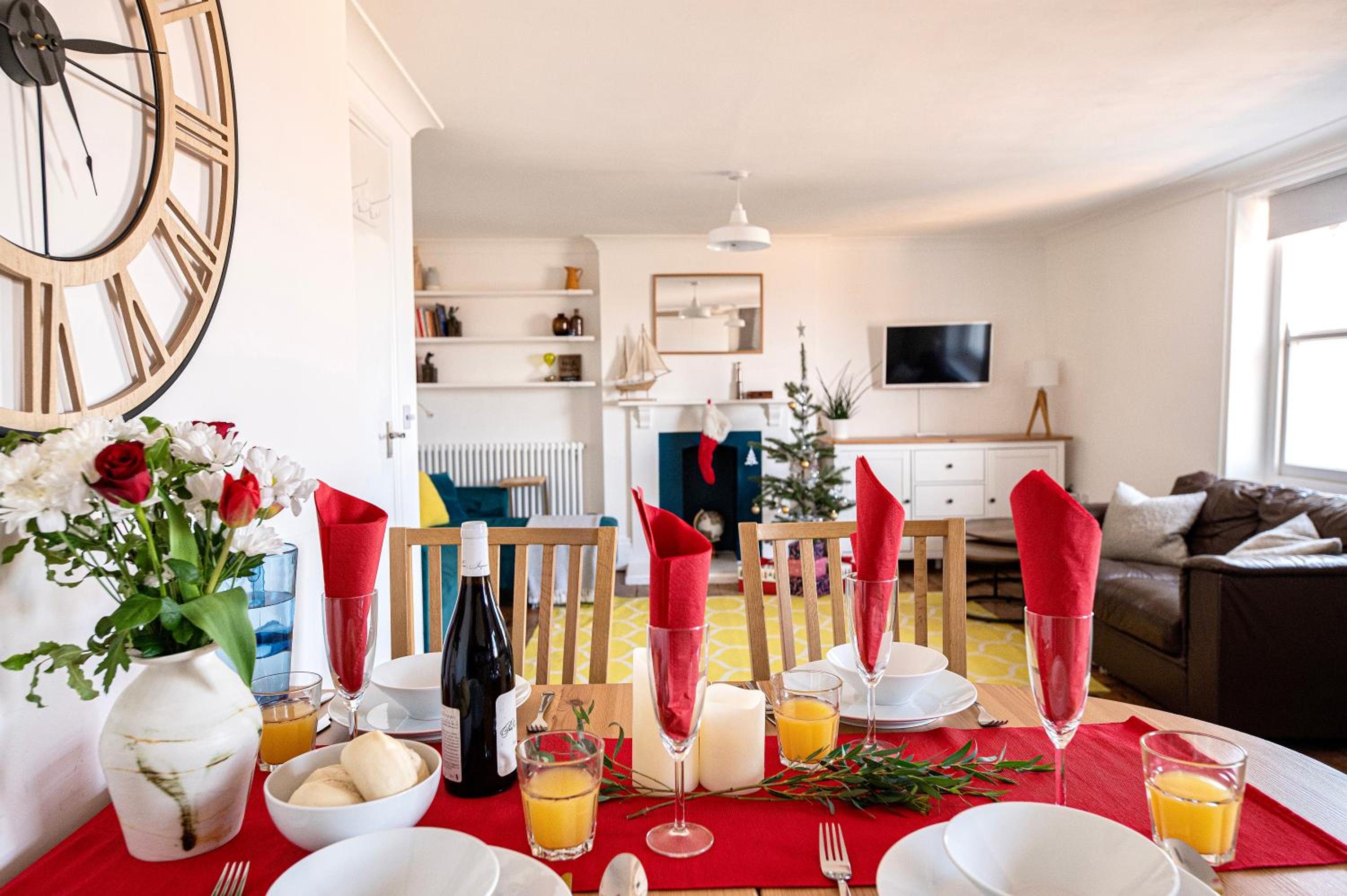 Central, Seaview Apartment, 3 beds, 2 baths, kid & dog friendly at The Lookout Broadstairs view 3